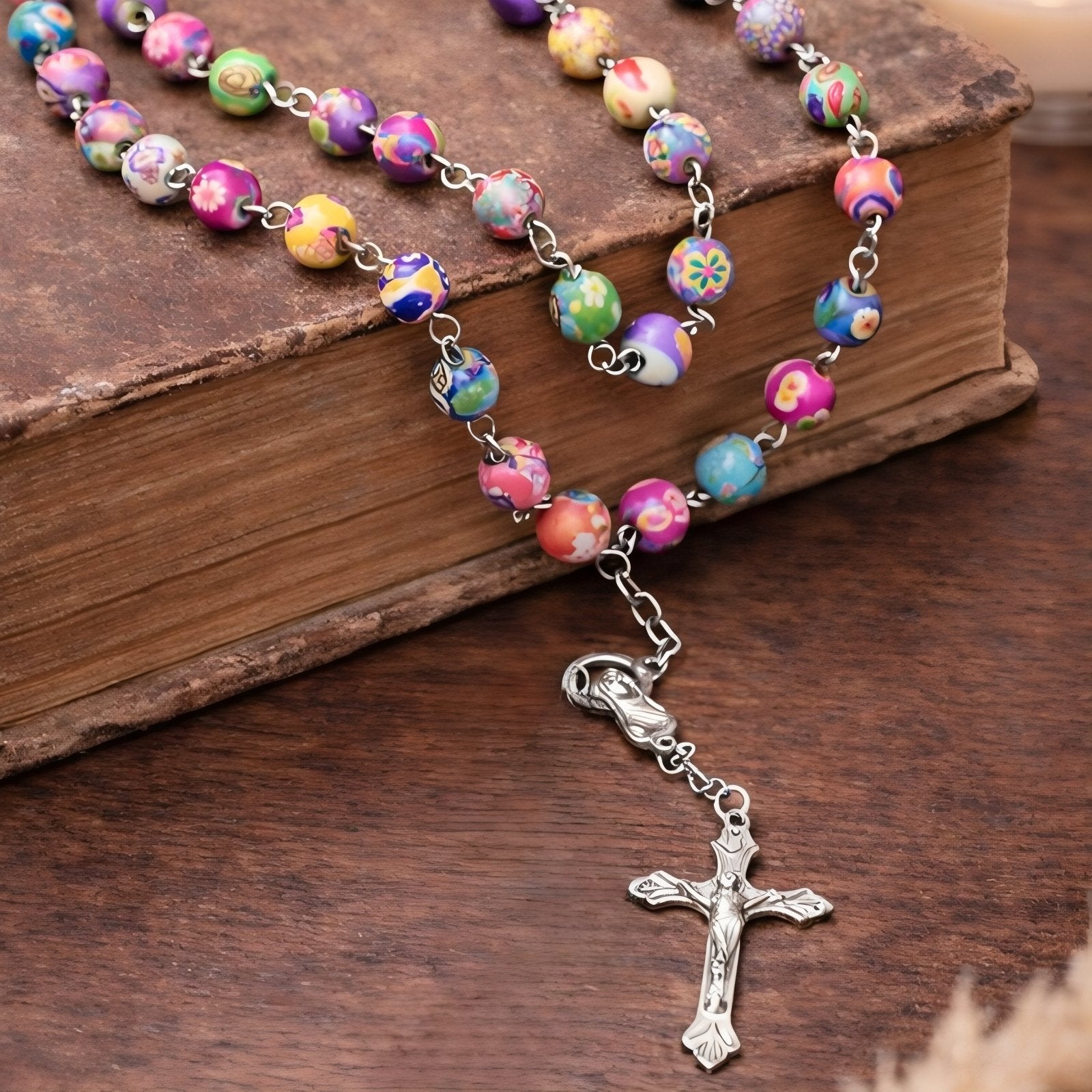 Chapelet collier multicolore, avec perle en argile polymère, en alliage métallique