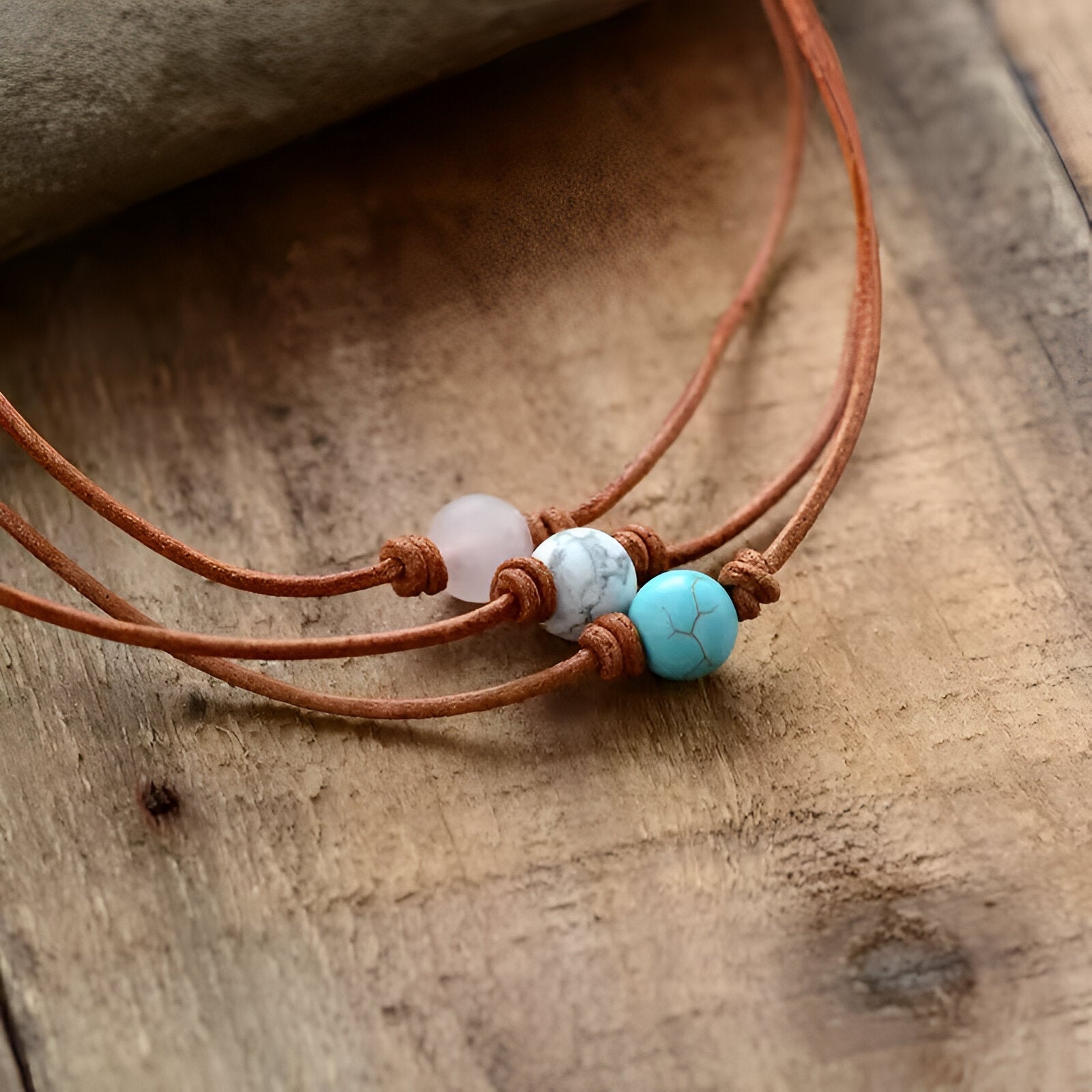 Choker en cordon et pierre naturelle, style bohème pour femme, modèle Nami