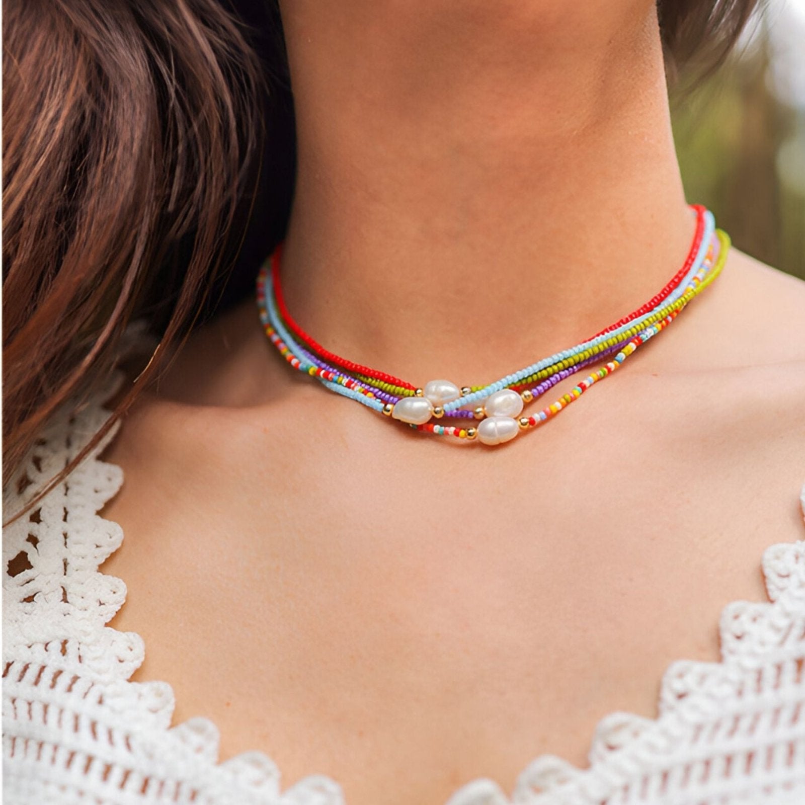 Choker en perles de verre colorées et perle naturelle, bijou estival et tendance, modèle Joy