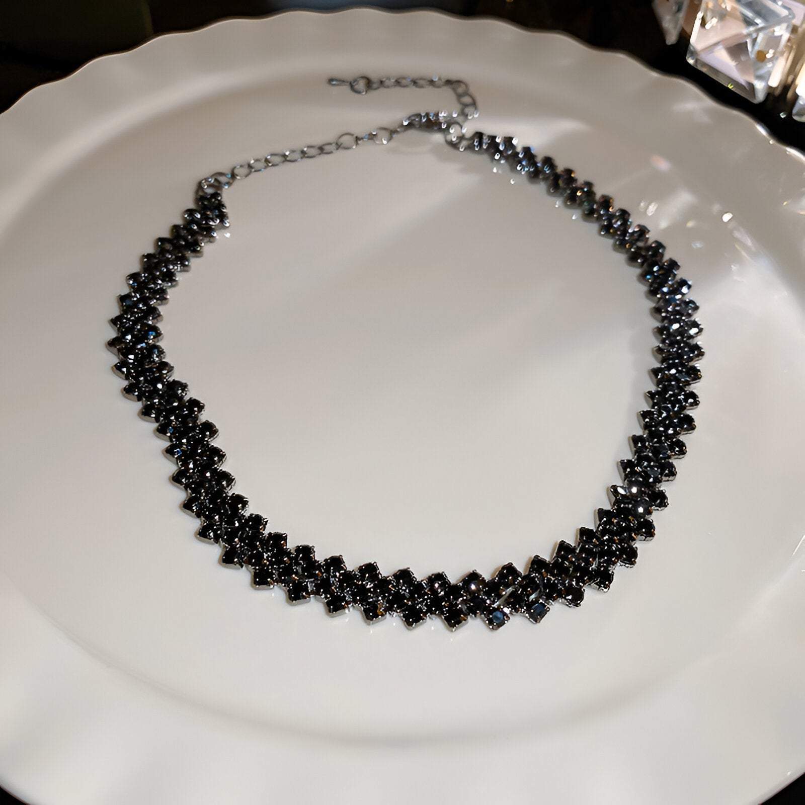 Choker ras - de - cou brillant, strass noir, pour soirée élégante, modèle Éclipse