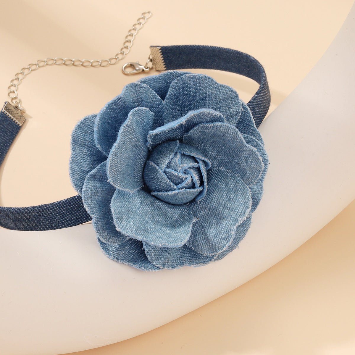 Choker ras - du - cou femme, fleur en jean bleu, tissu denim élégant style Y2K