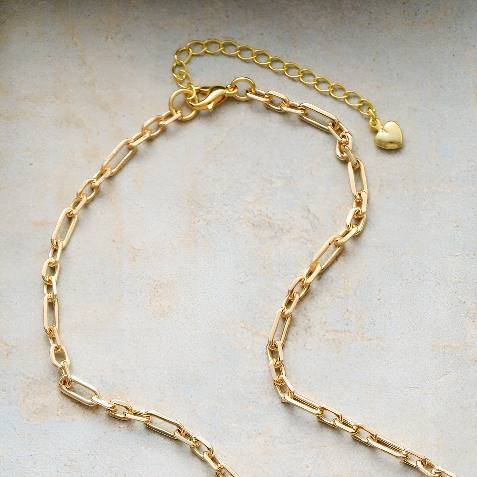 Collier à pampilles en labradorite ou améthyste, chaîne dorée large, style bohème raffiné pour femme, modèle Leyla