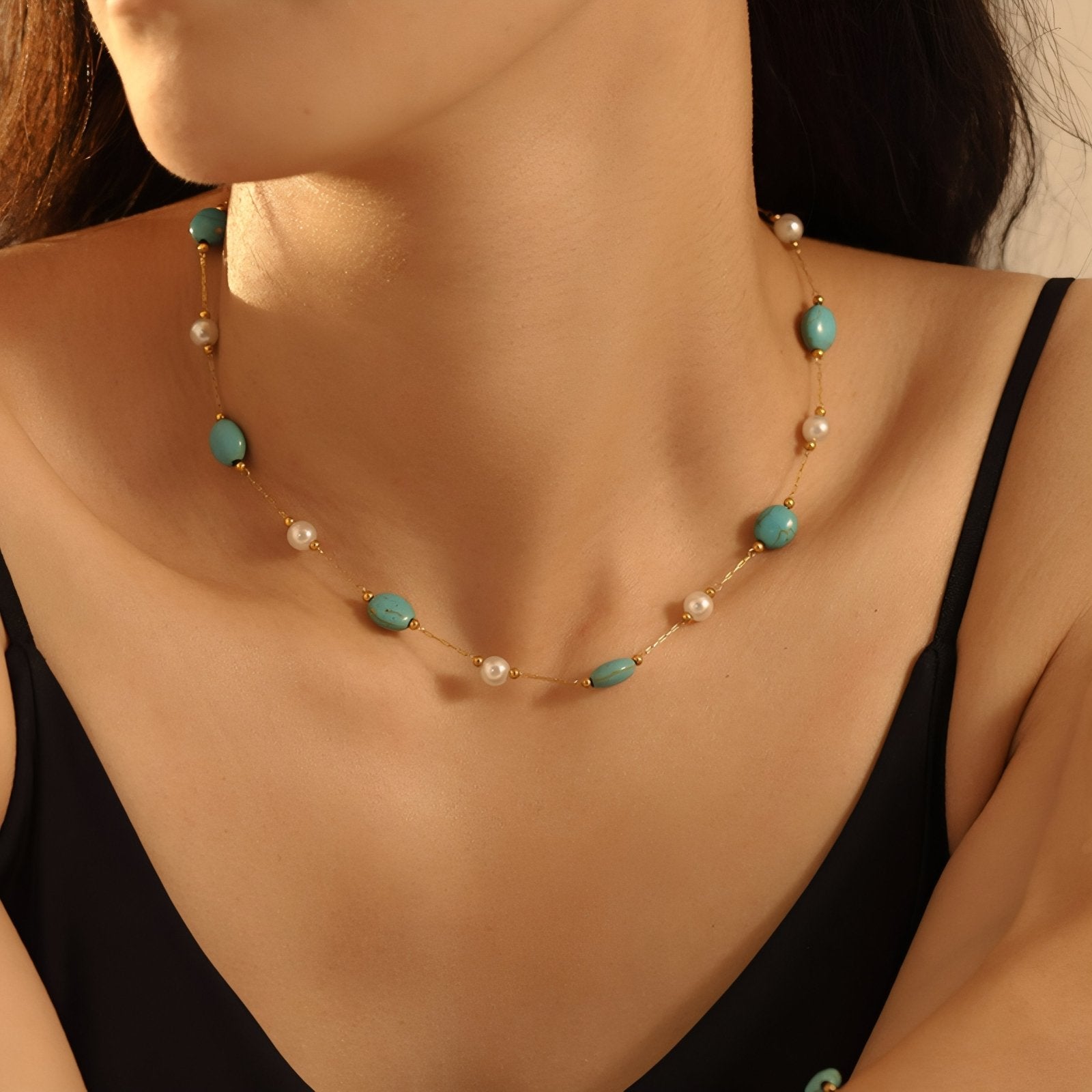 Collier à perles pour femme, pierre turquoise naturelle et perles blanches, en acier inoxydable plaqué or