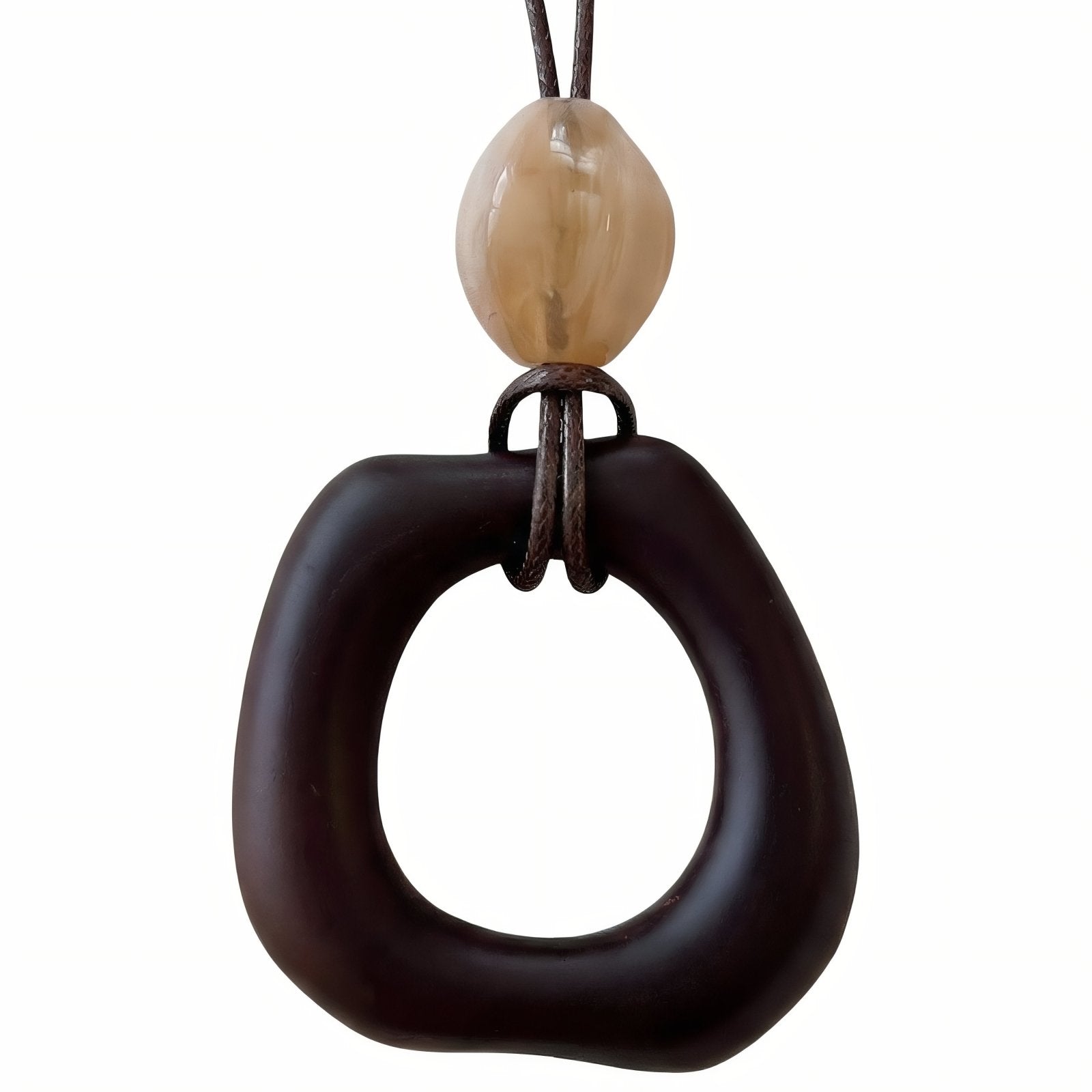 Collier africain en bois naturel, avec pendentif géométrique ajouré et résine, cordon ajustable