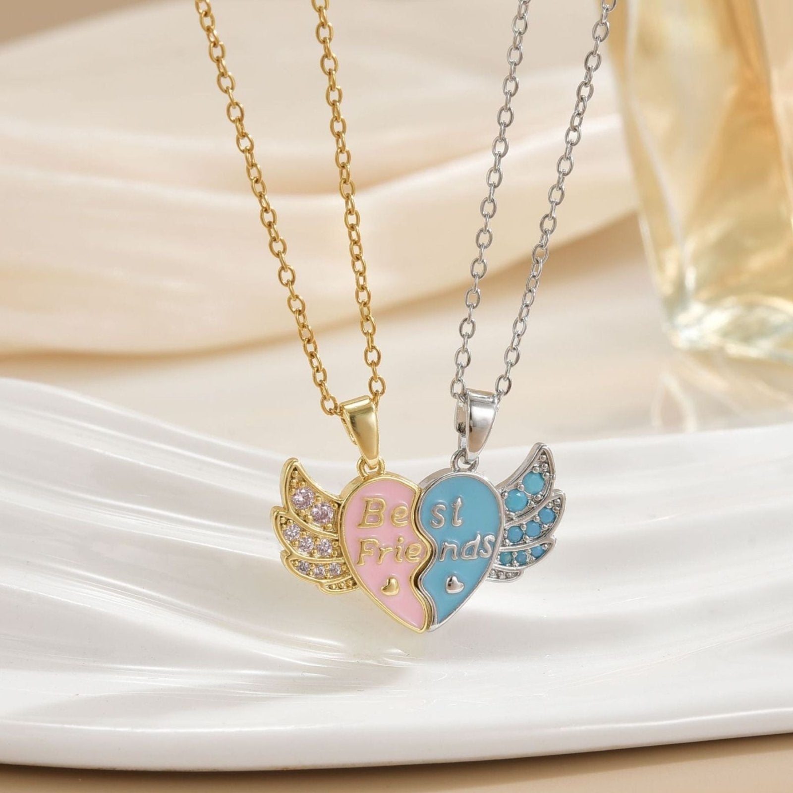 Collier amitié pour femme, avec pendentif en forme de cœur orné d’ailes, en cuivre et émail