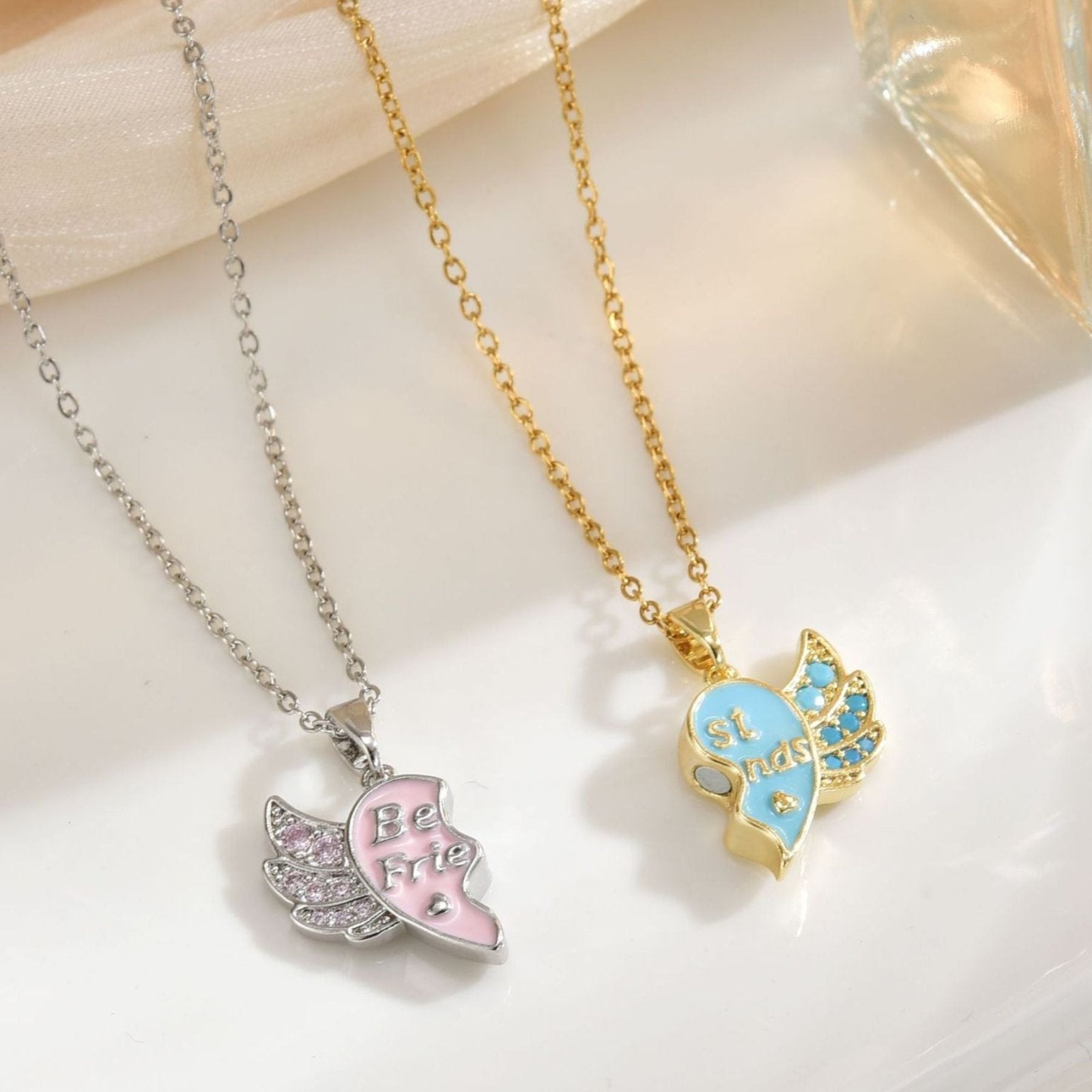 Collier amitié pour femme, avec pendentif en forme de cœur orné d’ailes, en cuivre et émail