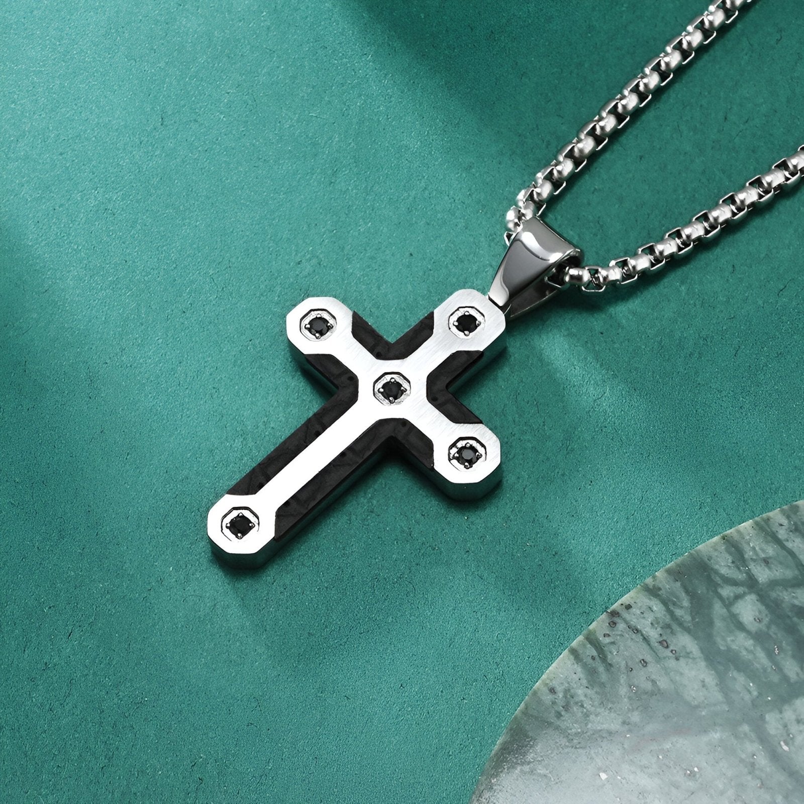 Collier avec croix en fibre de carbone noire et strass, chaîne jaseron, modèle Matthias
