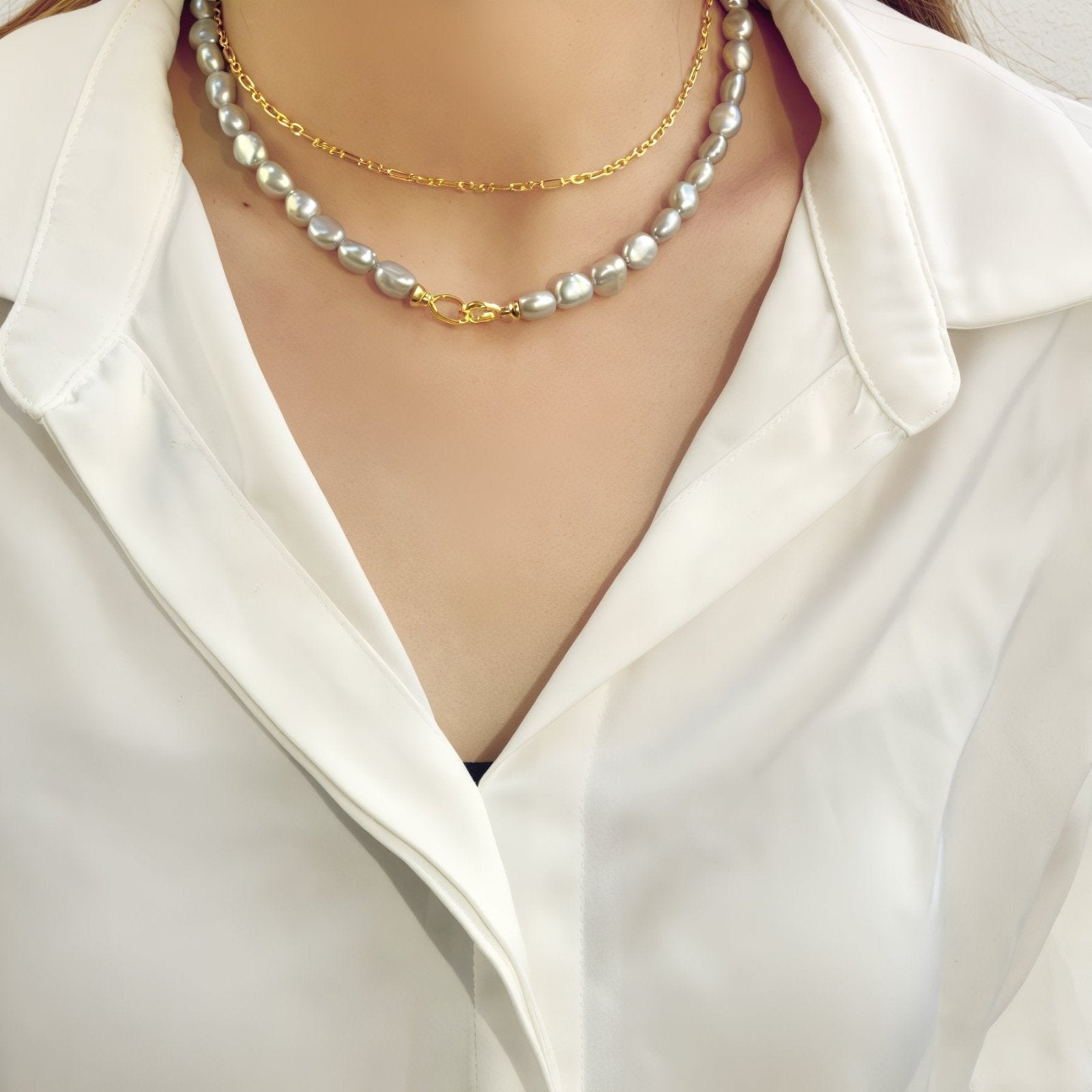 Collier baroque femme, perles de nacre grises 7 mm, fermoir doré ou argenté, modèle Cataleya