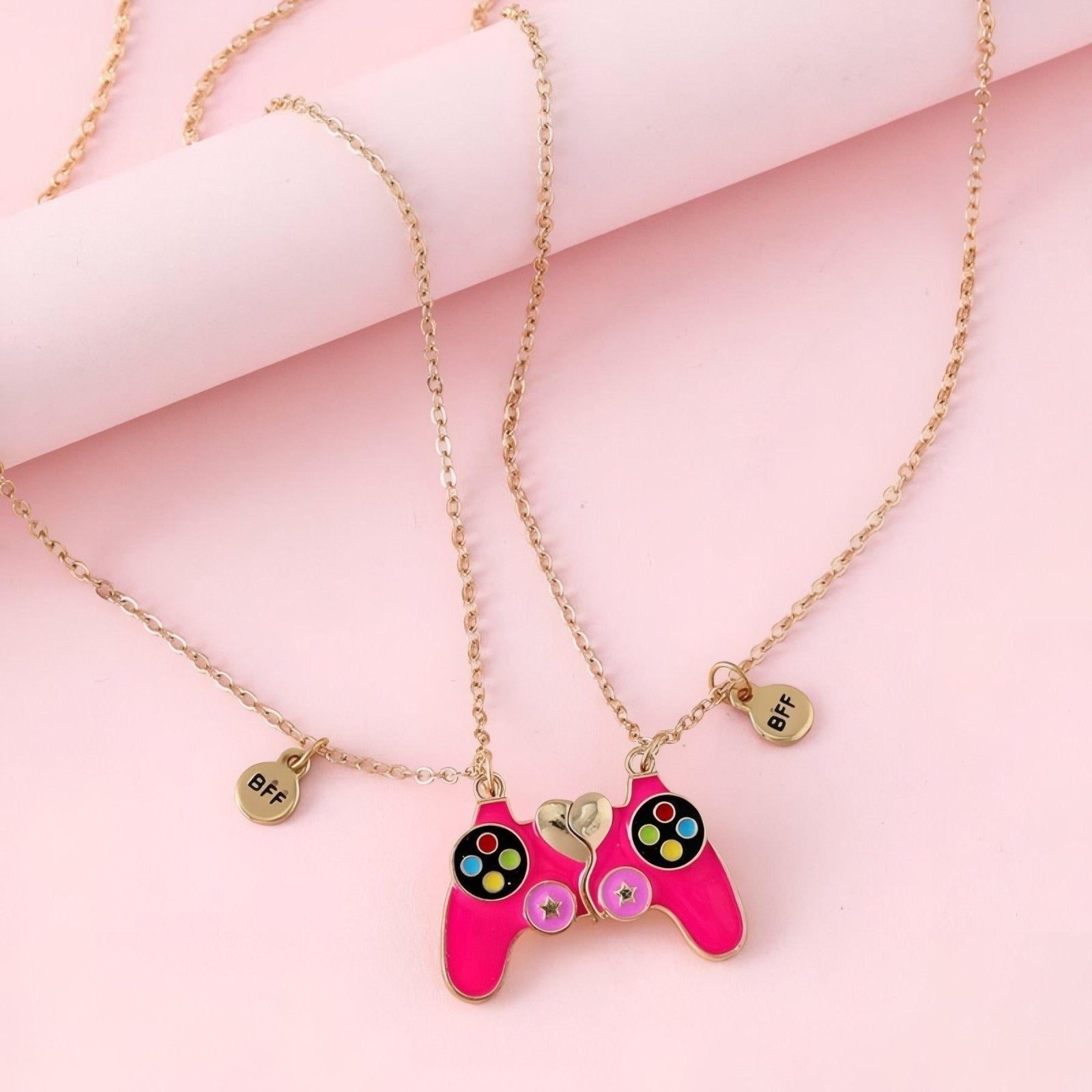 Collier BFF magnétique, pendentif manette gaming rose, en alliage et résine
