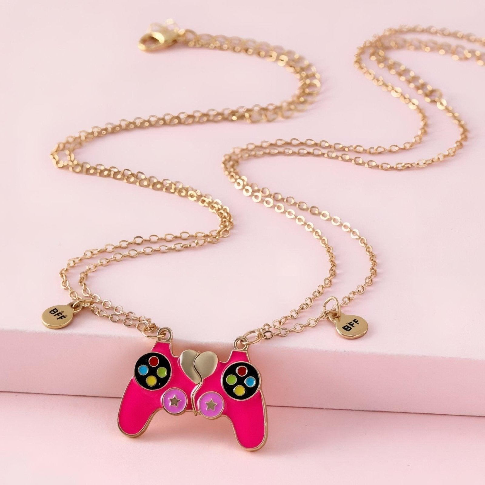 Collier BFF magnétique, pendentif manette gaming rose, en alliage et résine