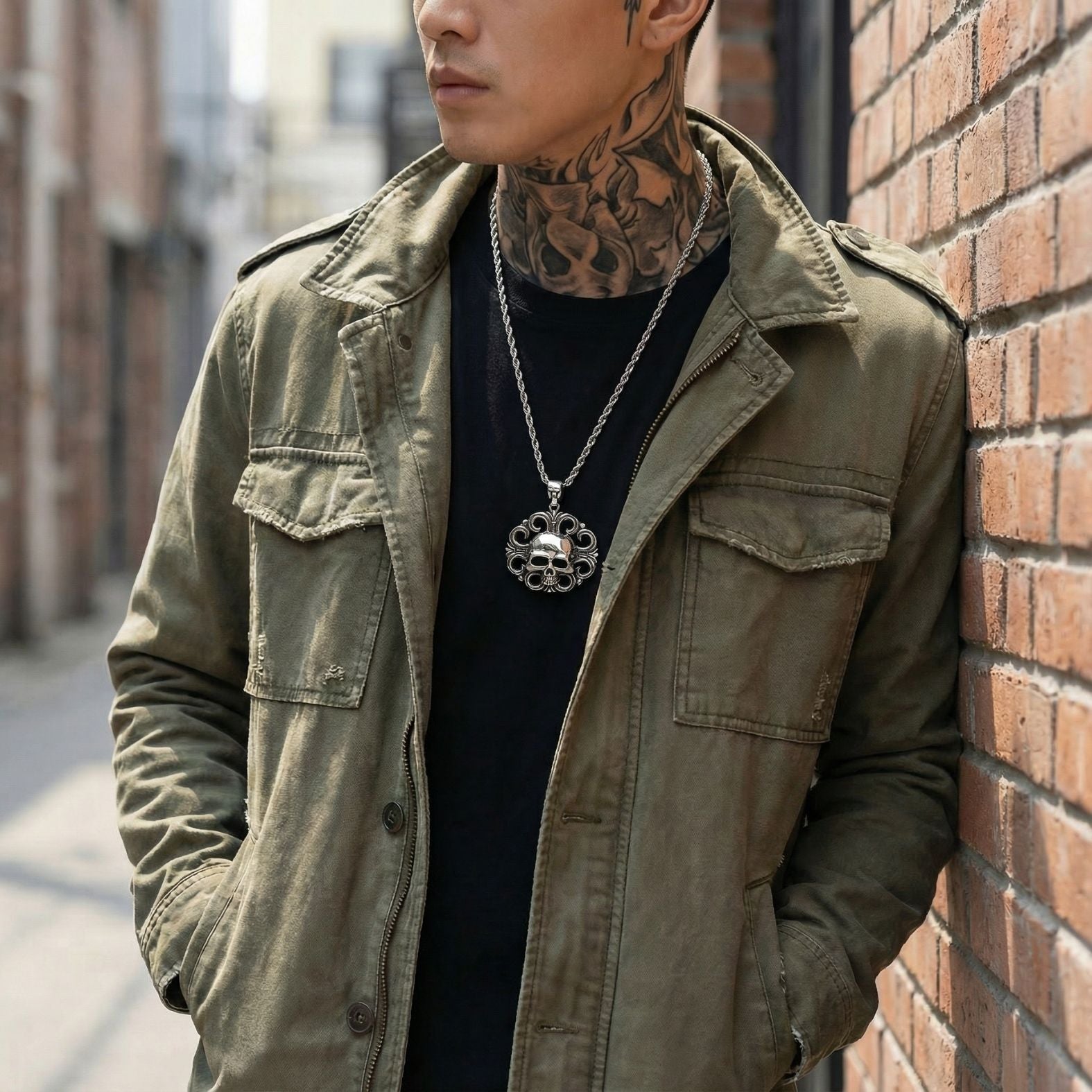 Collier biker pour homme, avec pendentif tête de mort sculptée, en acier inoxydable