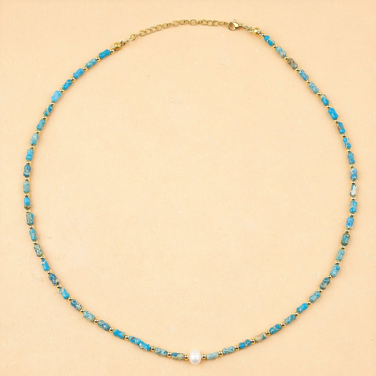 Collier bohème chic en pierres turquoise, style estival pour femme, modèle Miramar