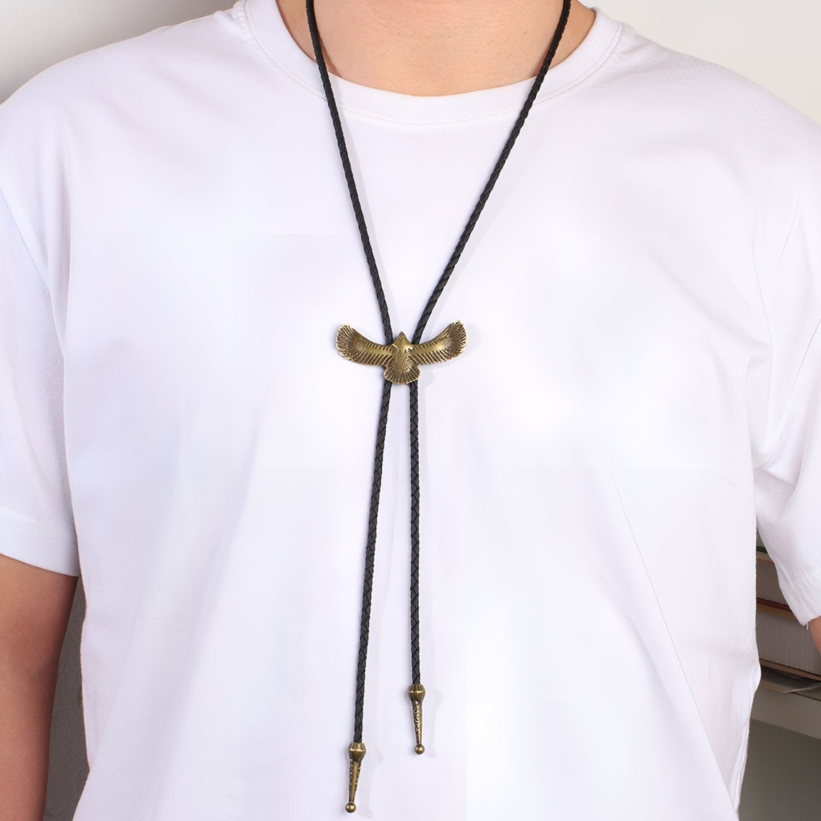 Collier bolo tie unisexe, ornement totem aigle en vol, cordon en cuir noir, style amérindien vintage