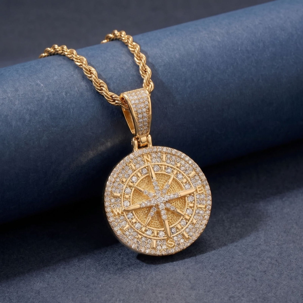 Collier boussole pour homme, en cuivre serti de zircon, pendentif rose des vents et chaîne torsadée
