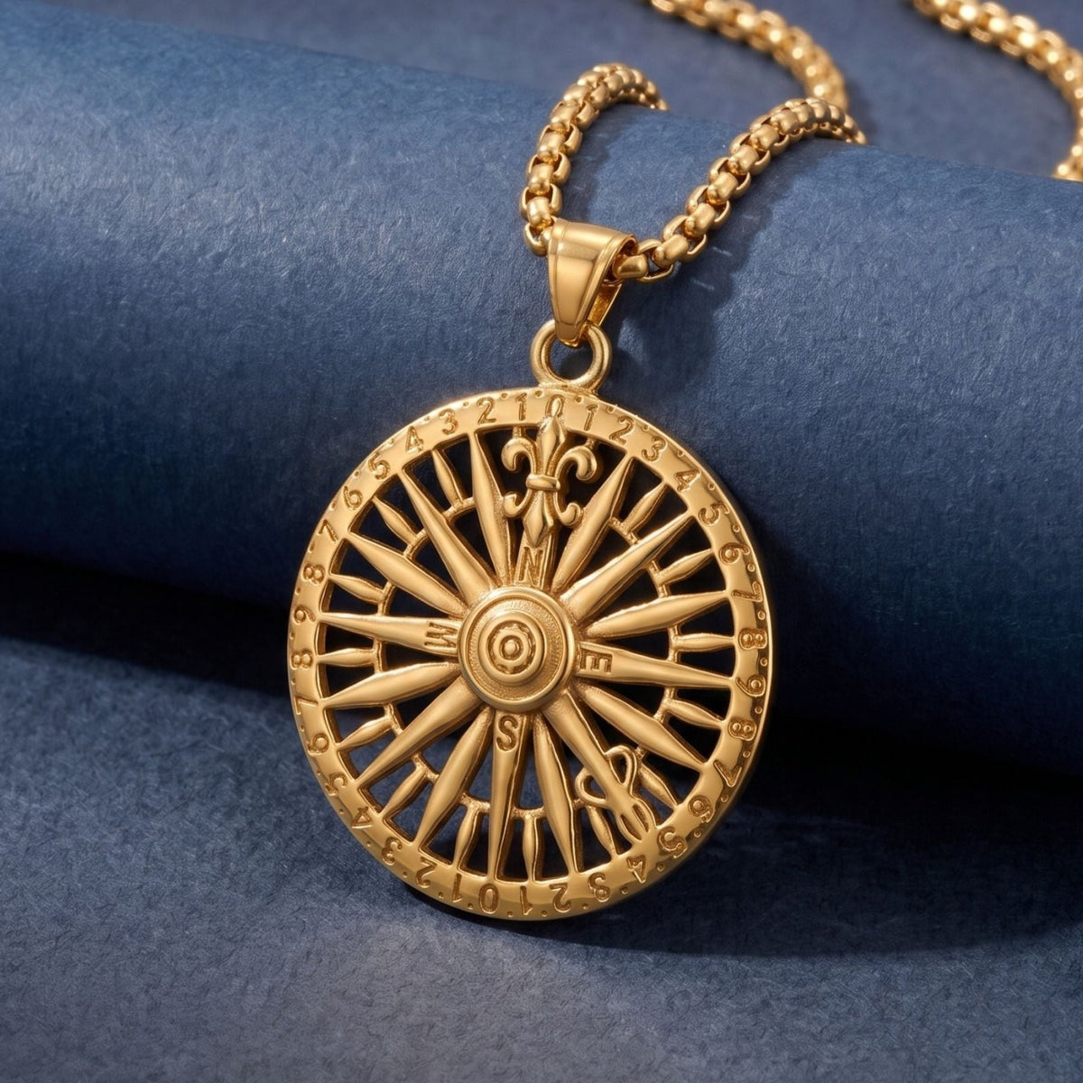 Collier boussole vintage pour homme, en acier titane, pendentif rose des vents ajouré au style marin
