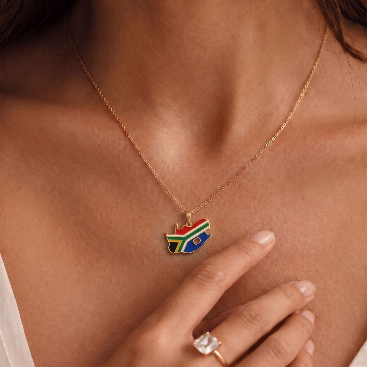 Collier carte d'Afrique du Sud unisexe, en acier inoxydable, pendentif émaillé coloré au style ethnique