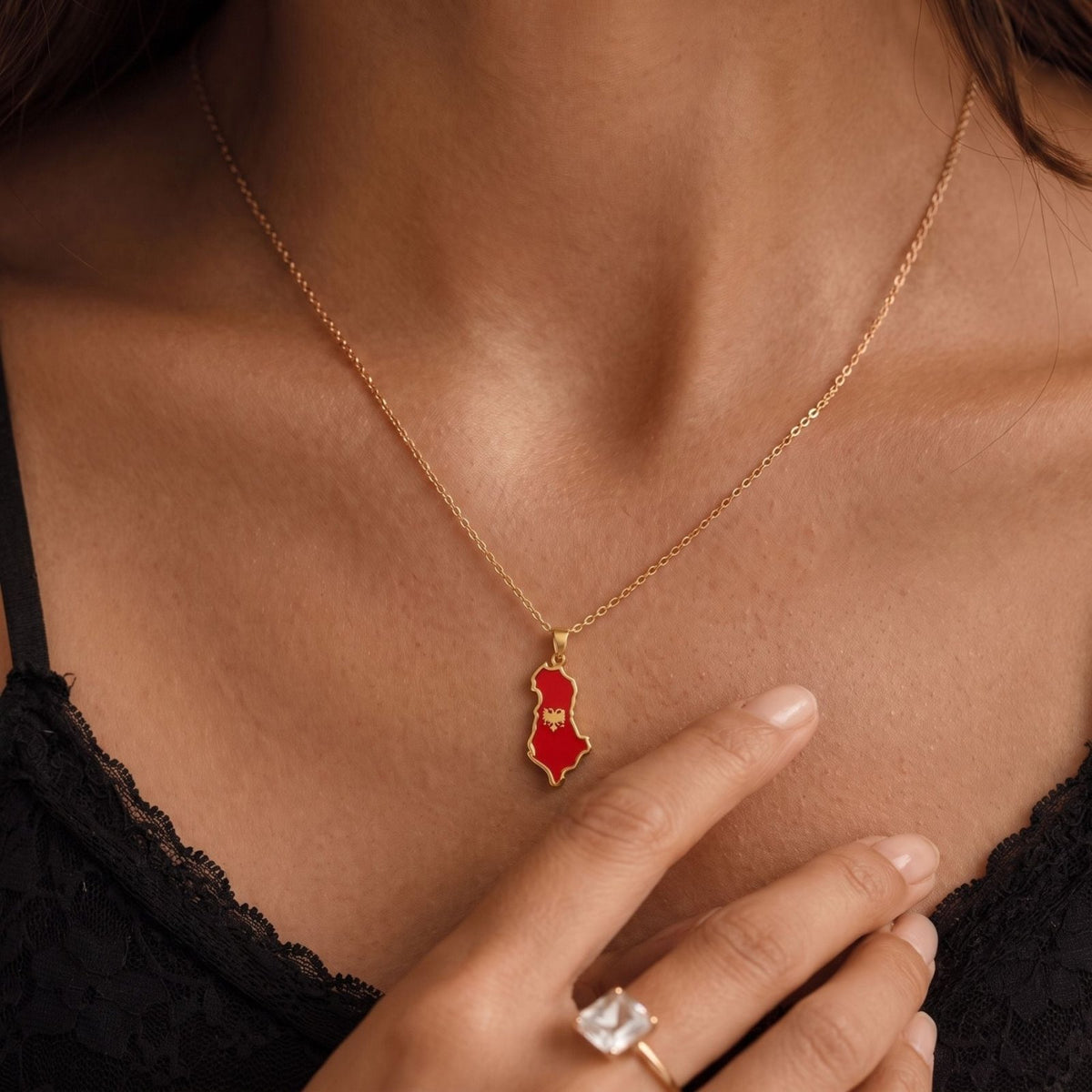 Collier carte d’Albanie unisexe, en acier inoxydable, pendentif émaillé rouge avec aigle bicéphale