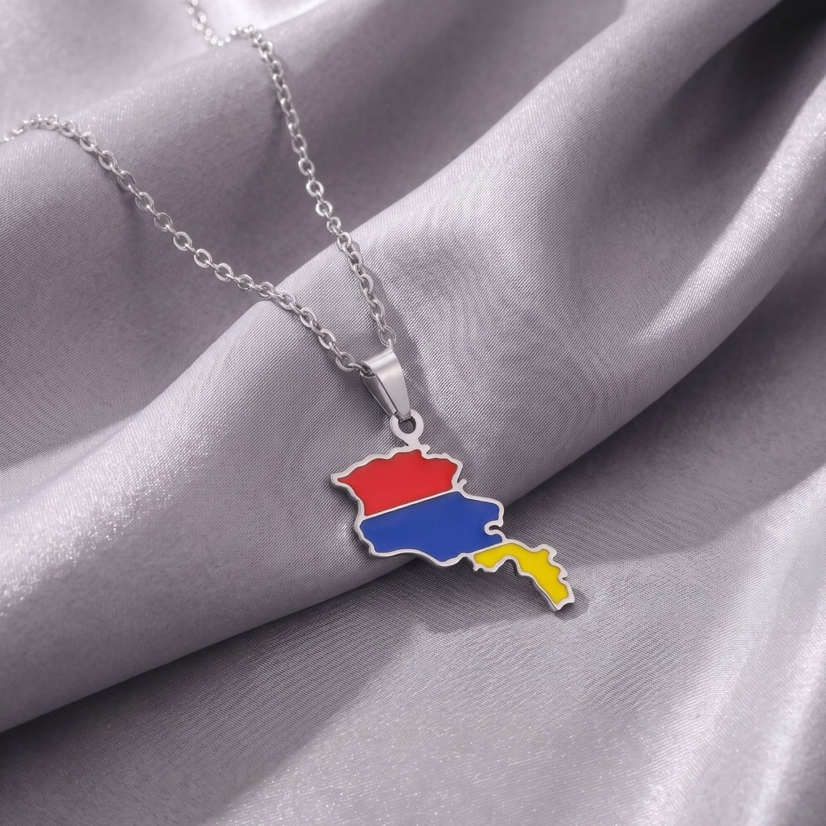 Collier carte d’Arménie unisexe, en acier inoxydable, pendentif émaillé aux couleurs du drapeau arménien