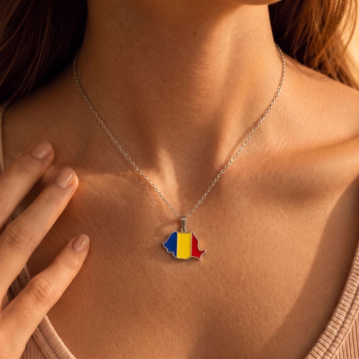 Collier carte de Roumanie unisexe, en acier inoxydable, pendentif émaillé aux couleurs du drapeau roumain