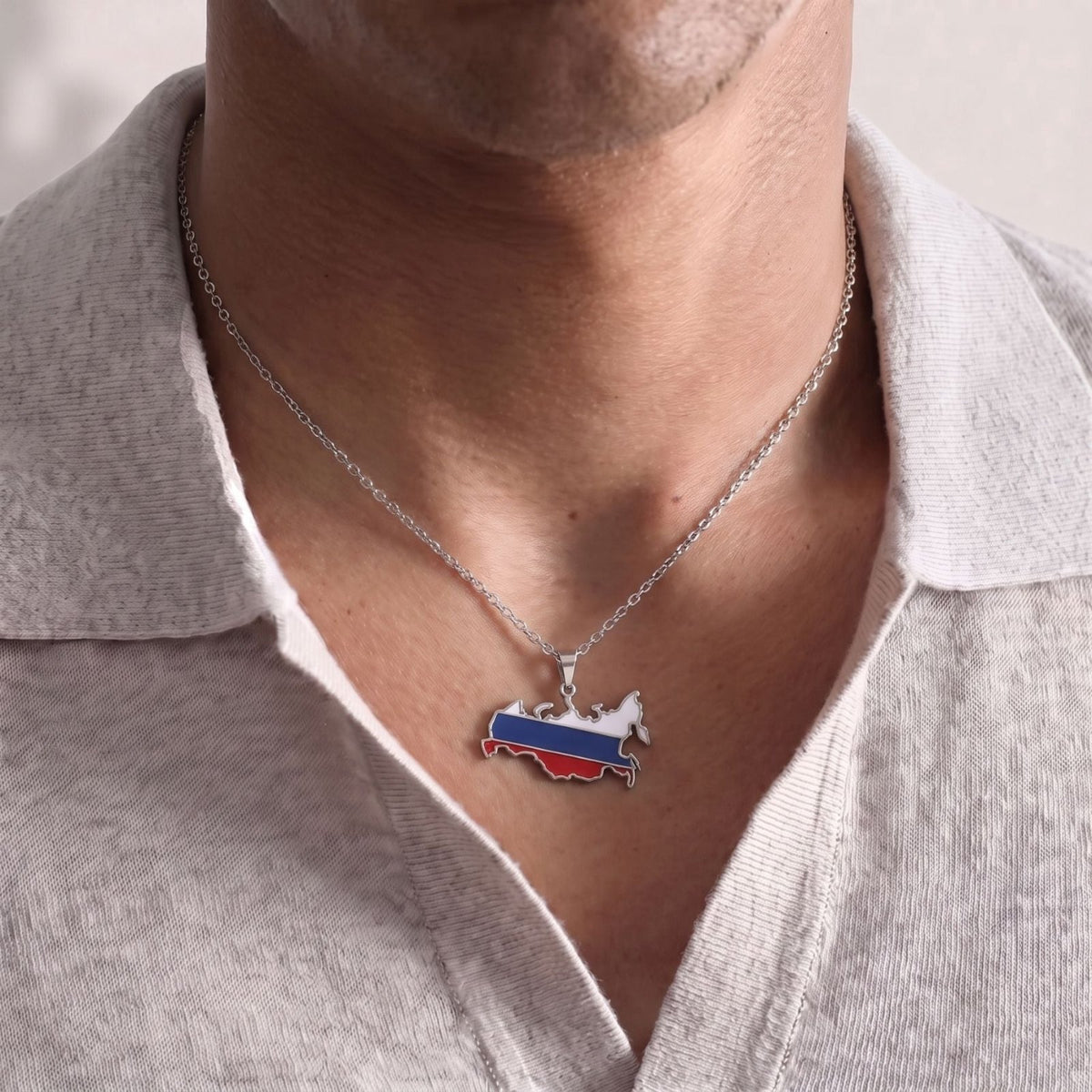Collier carte de Russie unisexe, en acier inoxydable, pendentif émaillé aux couleurs du drapeau russe