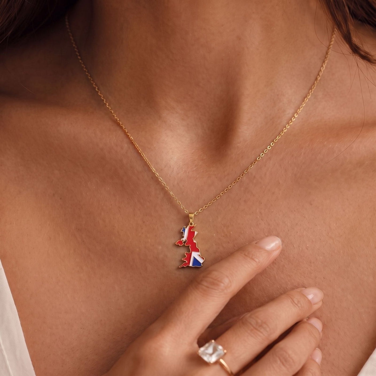 Collier carte du Royaume-Uni unisexe, en acier inoxydable, pendentif émaillé aux couleurs du drapeau britannique