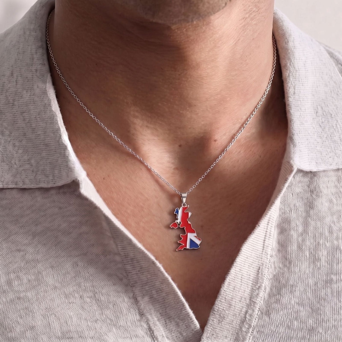 Collier carte du Royaume-Uni unisexe, en acier inoxydable, pendentif émaillé aux couleurs du drapeau britannique