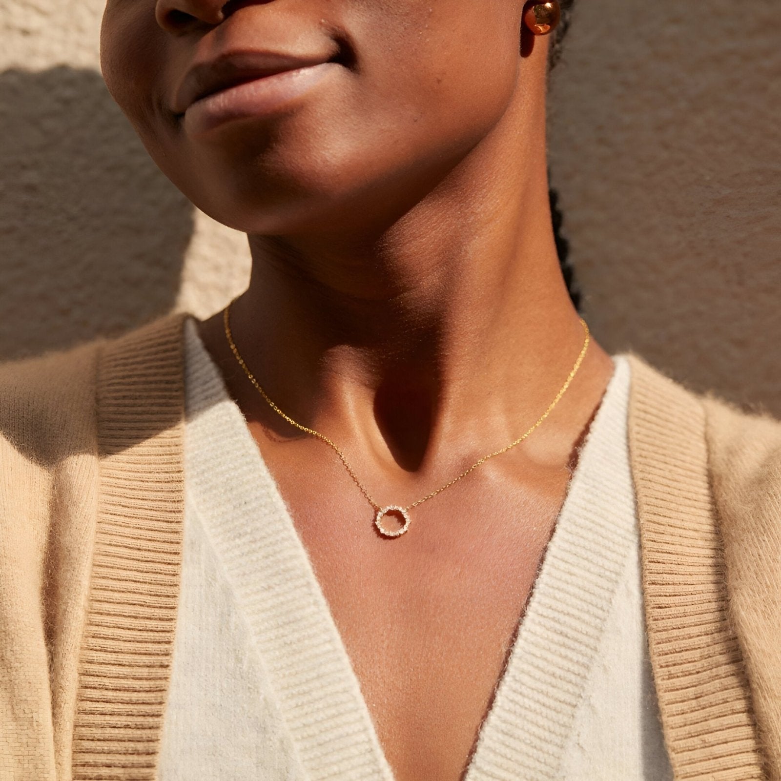 Collier cercle doré en argent 925, pavé de zircons, maille forçat élégante pour femme, modèle Mira