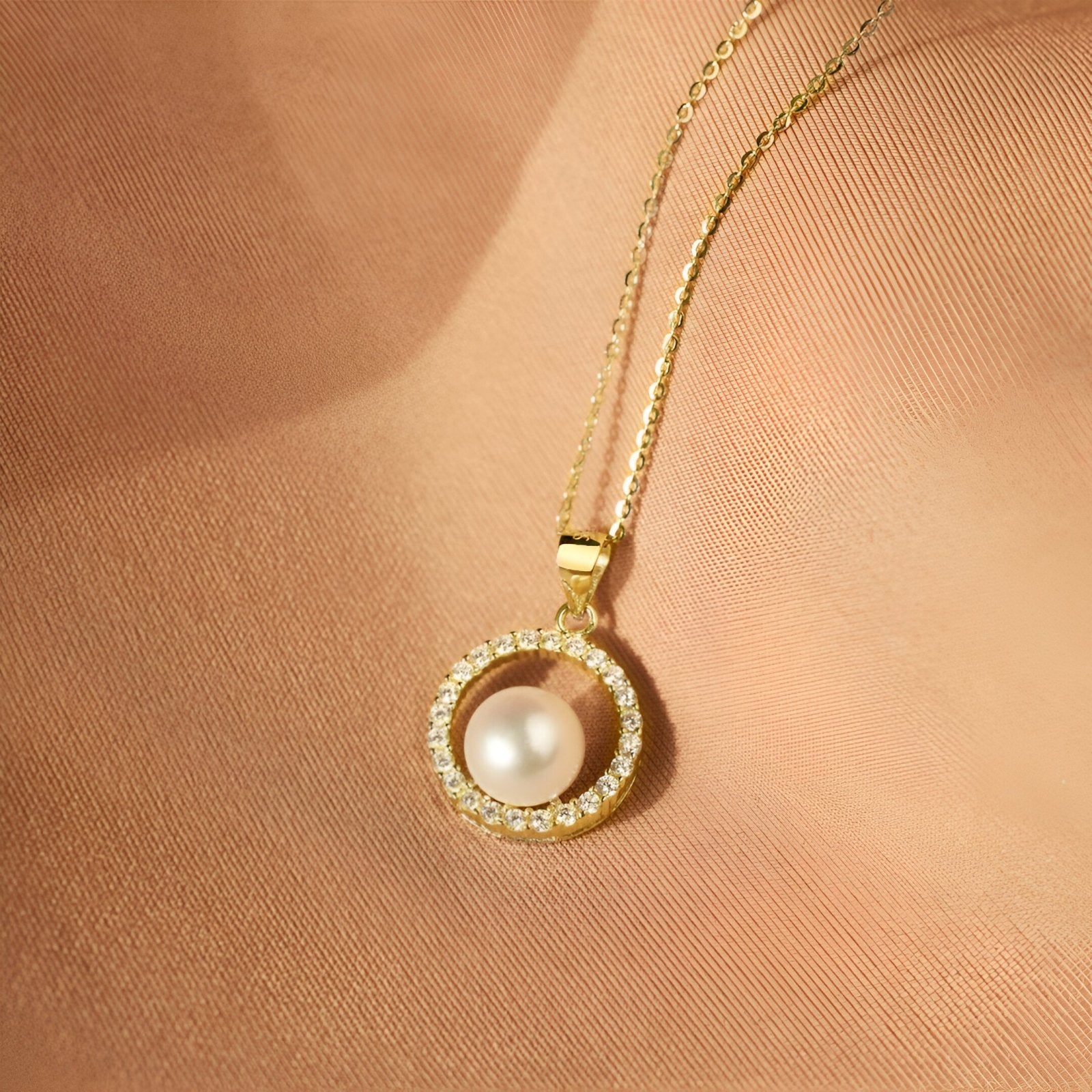 Collier cercle lumineux en argent 925, orné d’une perle nacrée, style intemporel et chic, modèle Élise