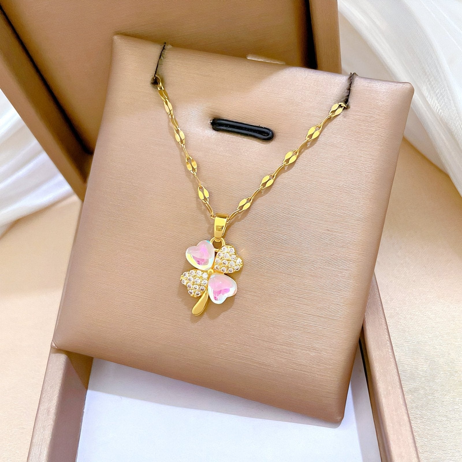 Collier chance pendentif trèfle nacré rose, zircon brillant, en acier doré, bijou symbolique, modèle Journey