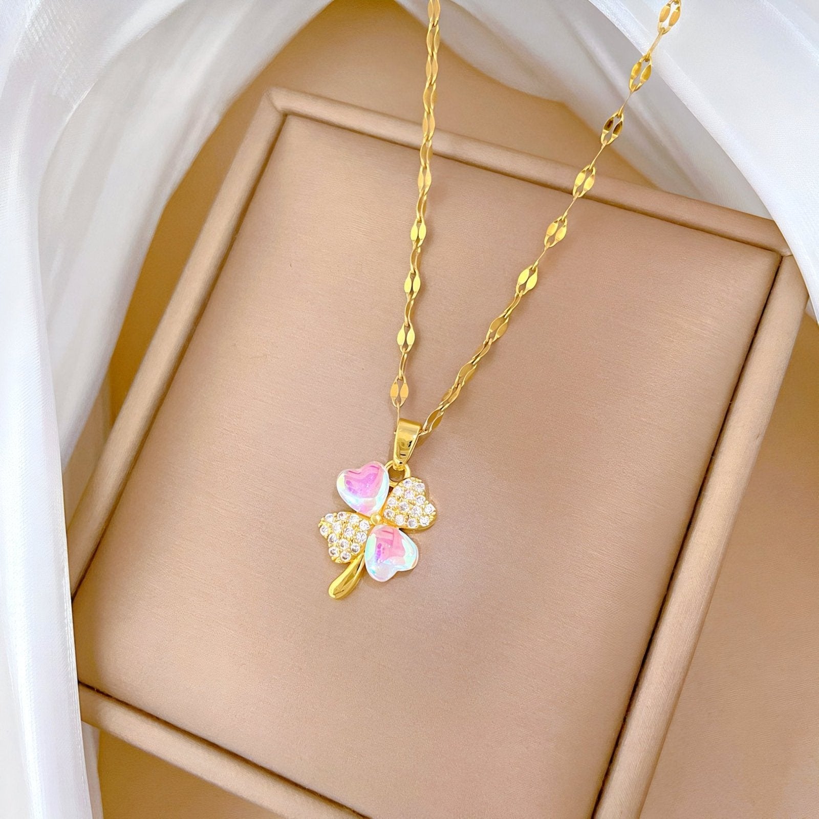 Collier chance pendentif trèfle nacré rose, zircon brillant, en acier doré, bijou symbolique, modèle Journey