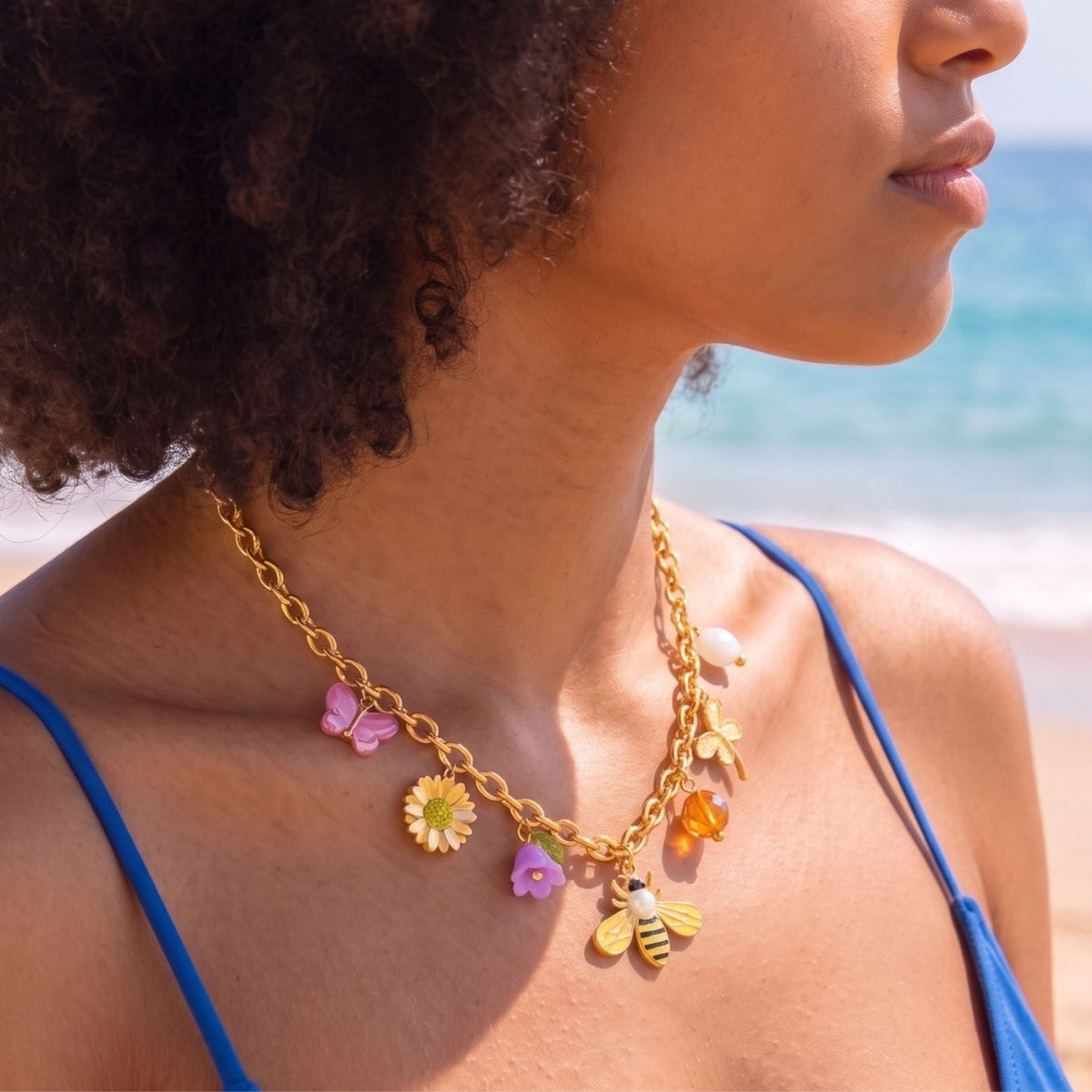 Collier charms floral pour femme, en acier inoxydable doré, chaîne épaisse ornée d'abeille et motifs nature