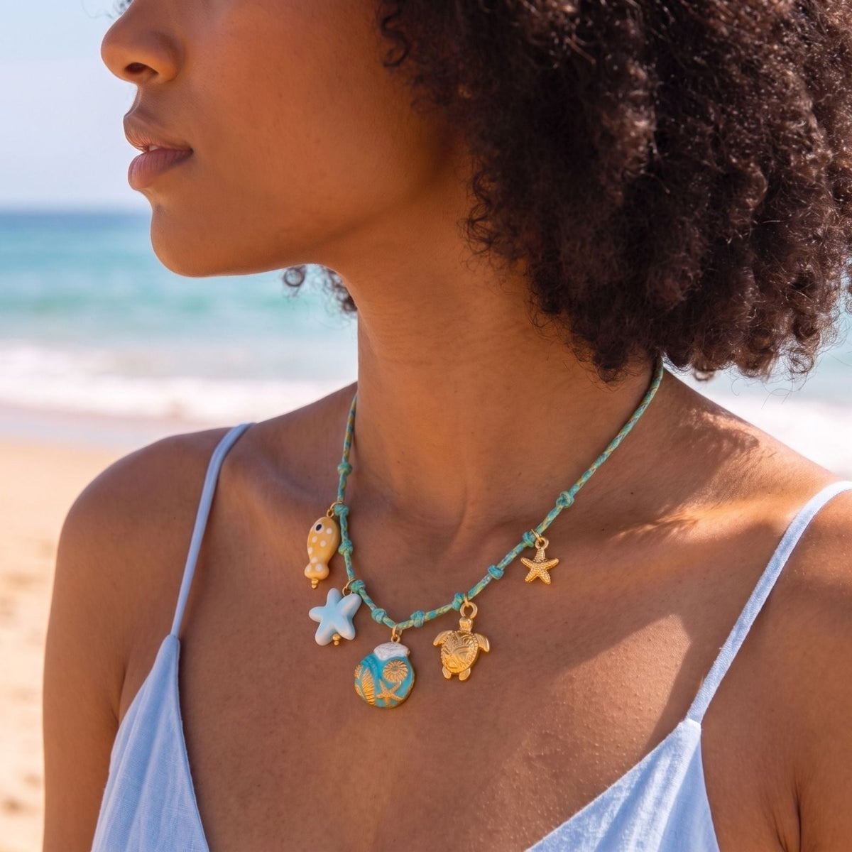 Collier charms océan pour femme, en acier inoxydable doré, cordon tressé multicolore et breloques