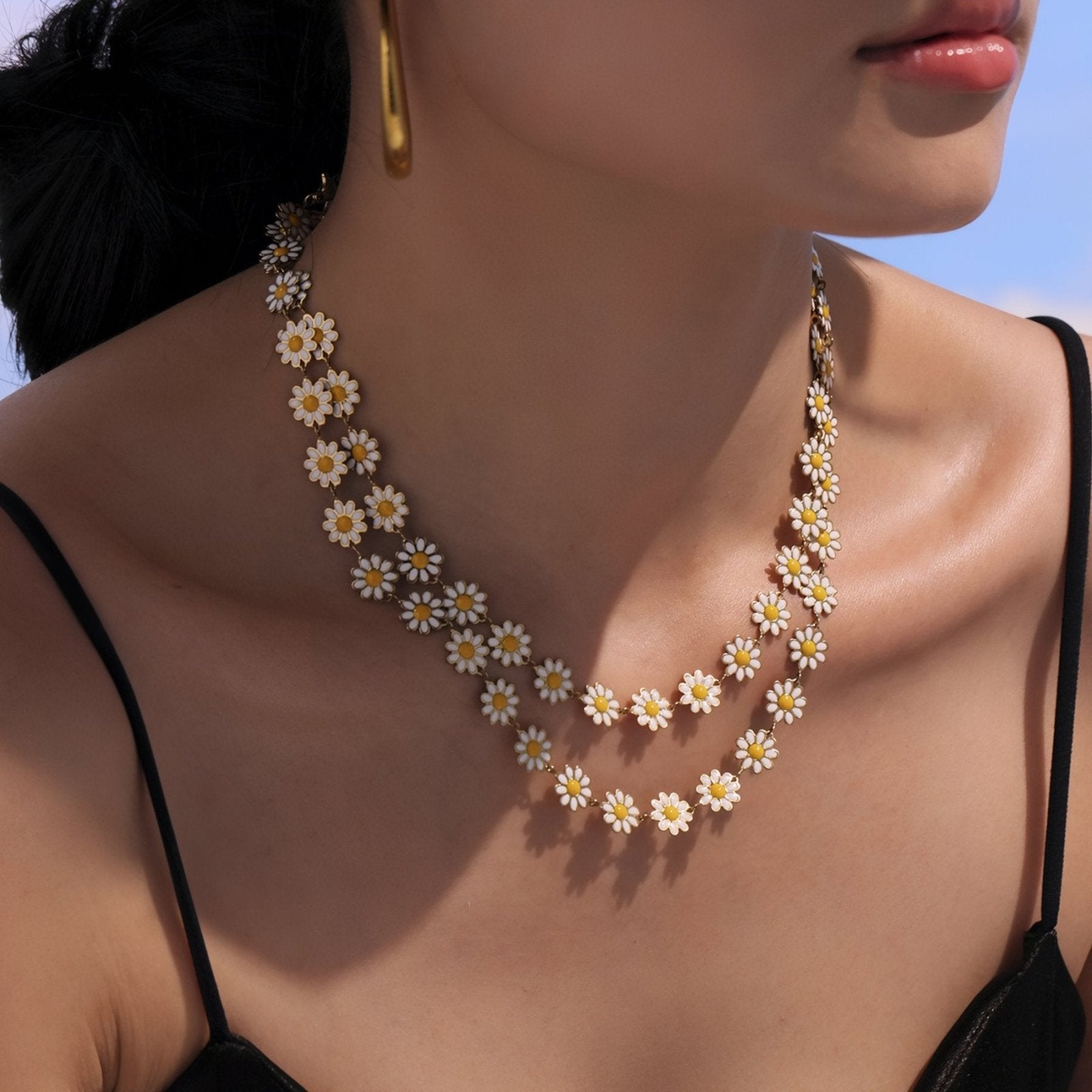 Collier chocker fleurs marguerites pour femme, avec résine émaillée, en acier inoxydable