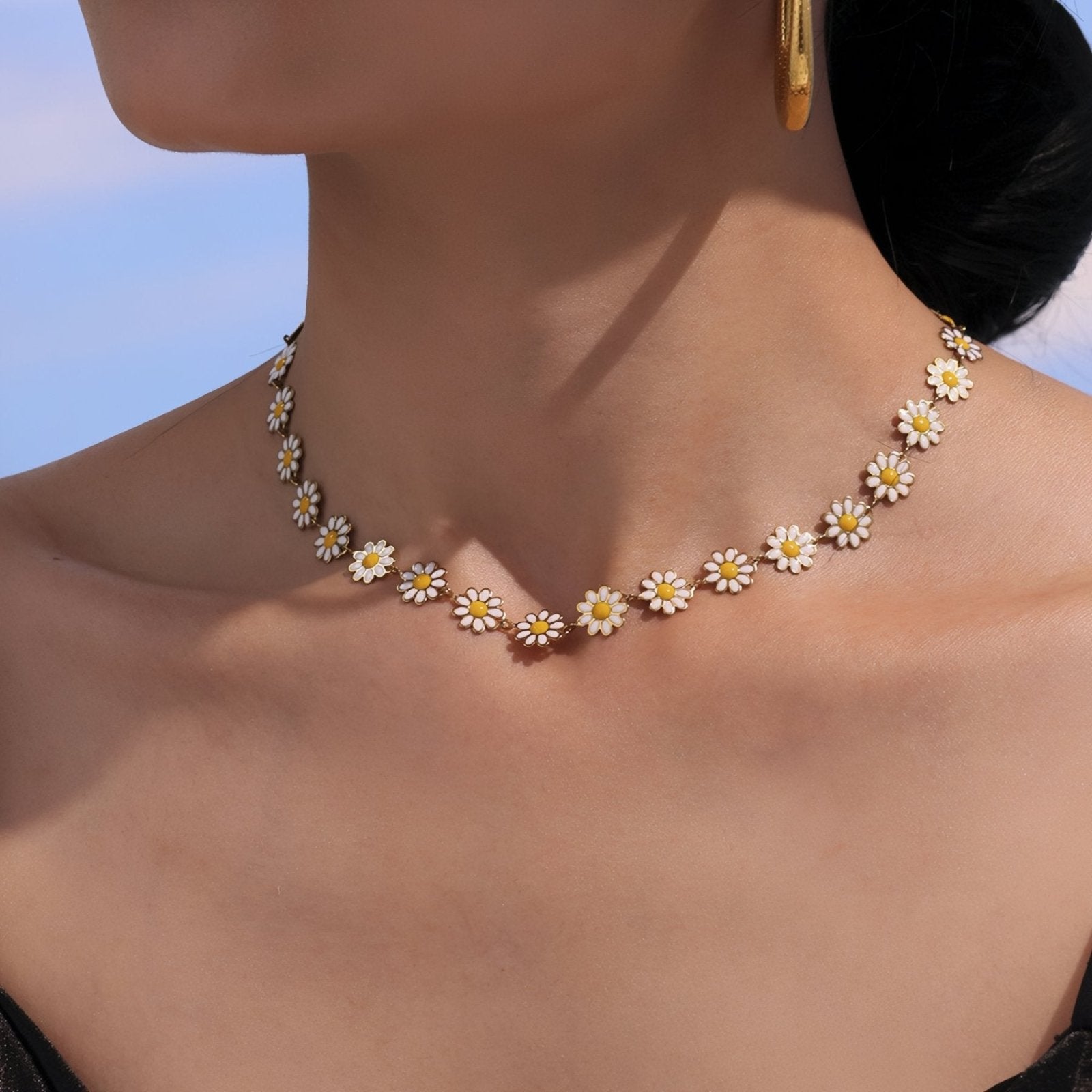 Collier chocker fleurs marguerites pour femme, avec résine émaillée, en acier inoxydable