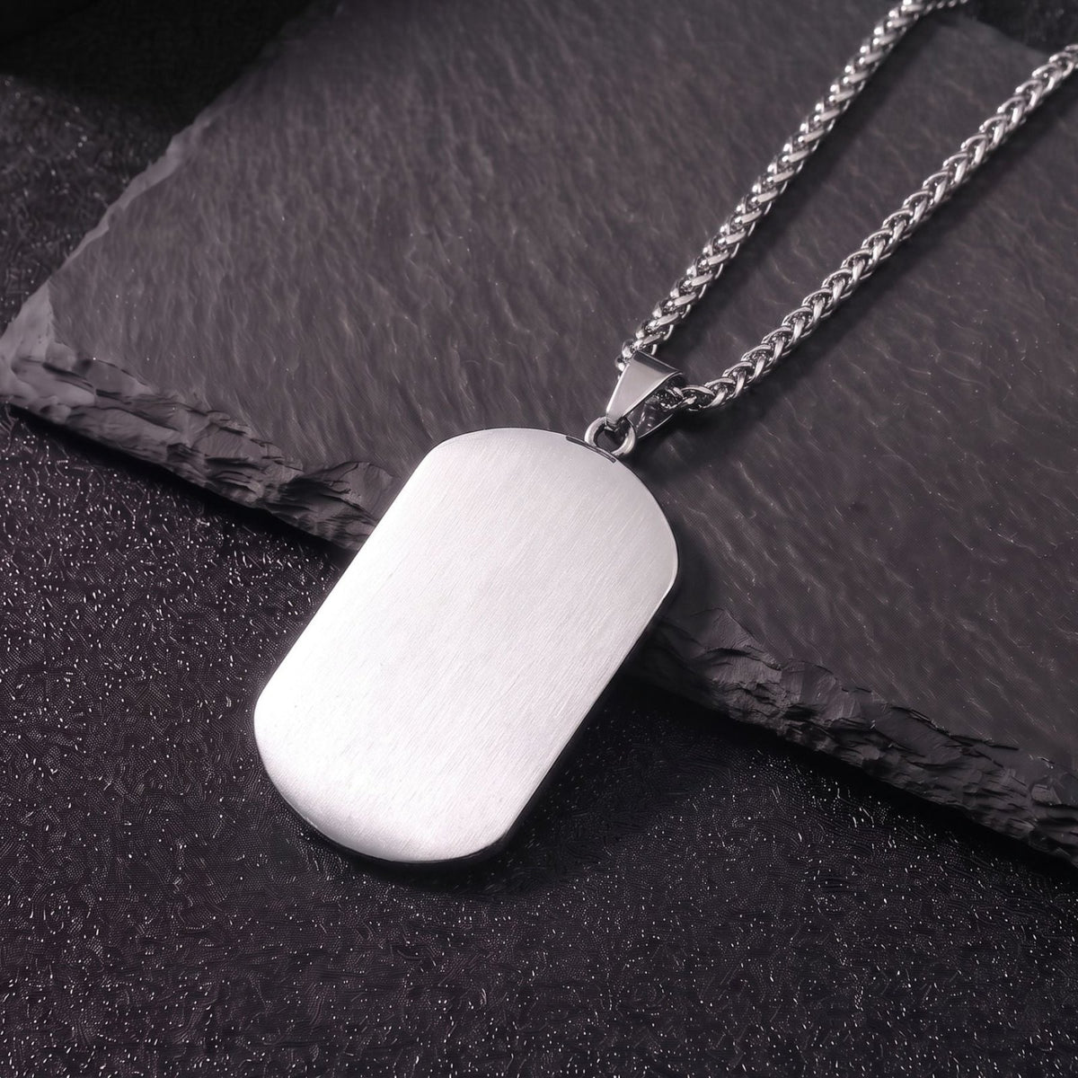Collier cobra pour homme, en acier inoxydable argenté, pendentif serpent en relief au style imposant