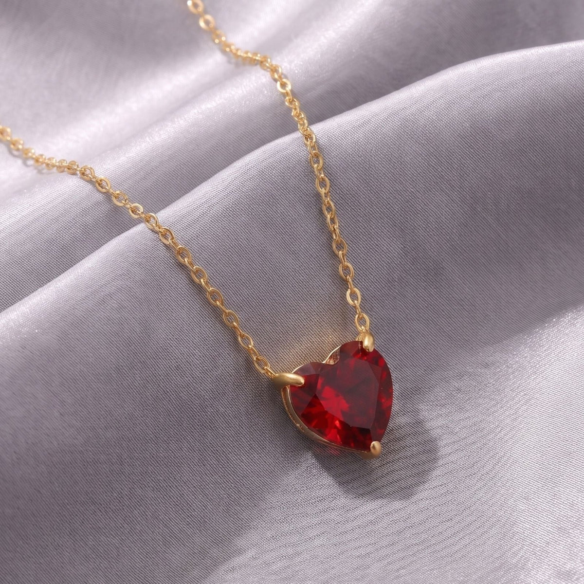 Collier cœur orné de cristal pour femme, en acier inoxydable doré, pendentif cœur facetté