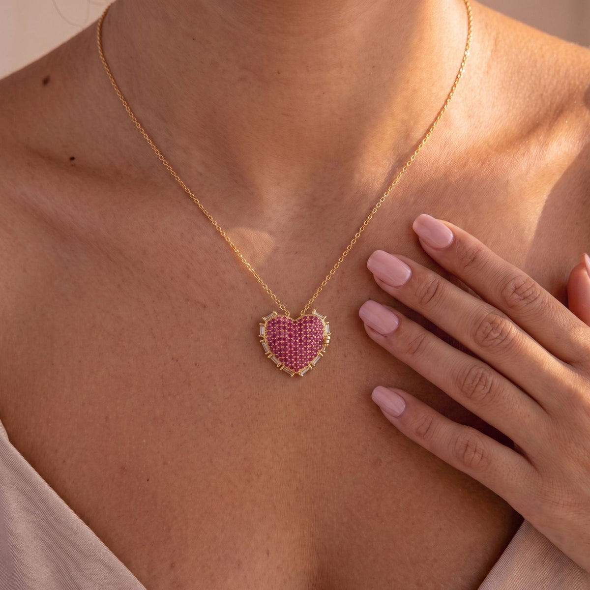 Collier cœur porte-photo pour femme, en acier inoxydable doré, pendentif médaillon serti de zircons roses