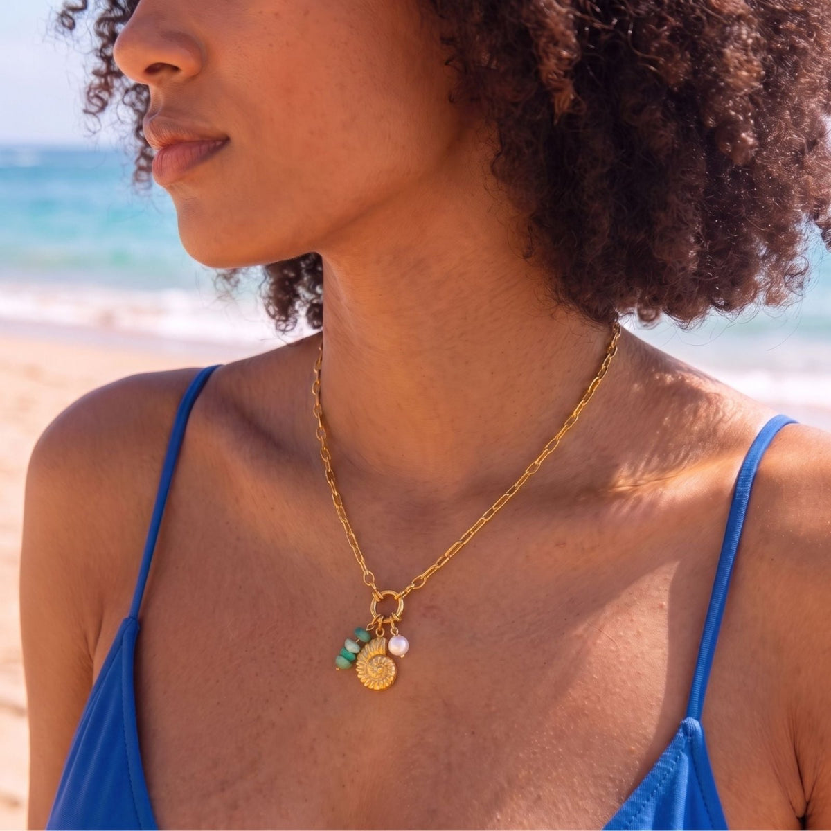 Collier coquillage fossile pour femme, en acier inoxydable doré, ornements turquoise et perles