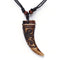 Collier corne ethnique pour homme, en résine gravée, perles en bois et cordon noir, style tribal