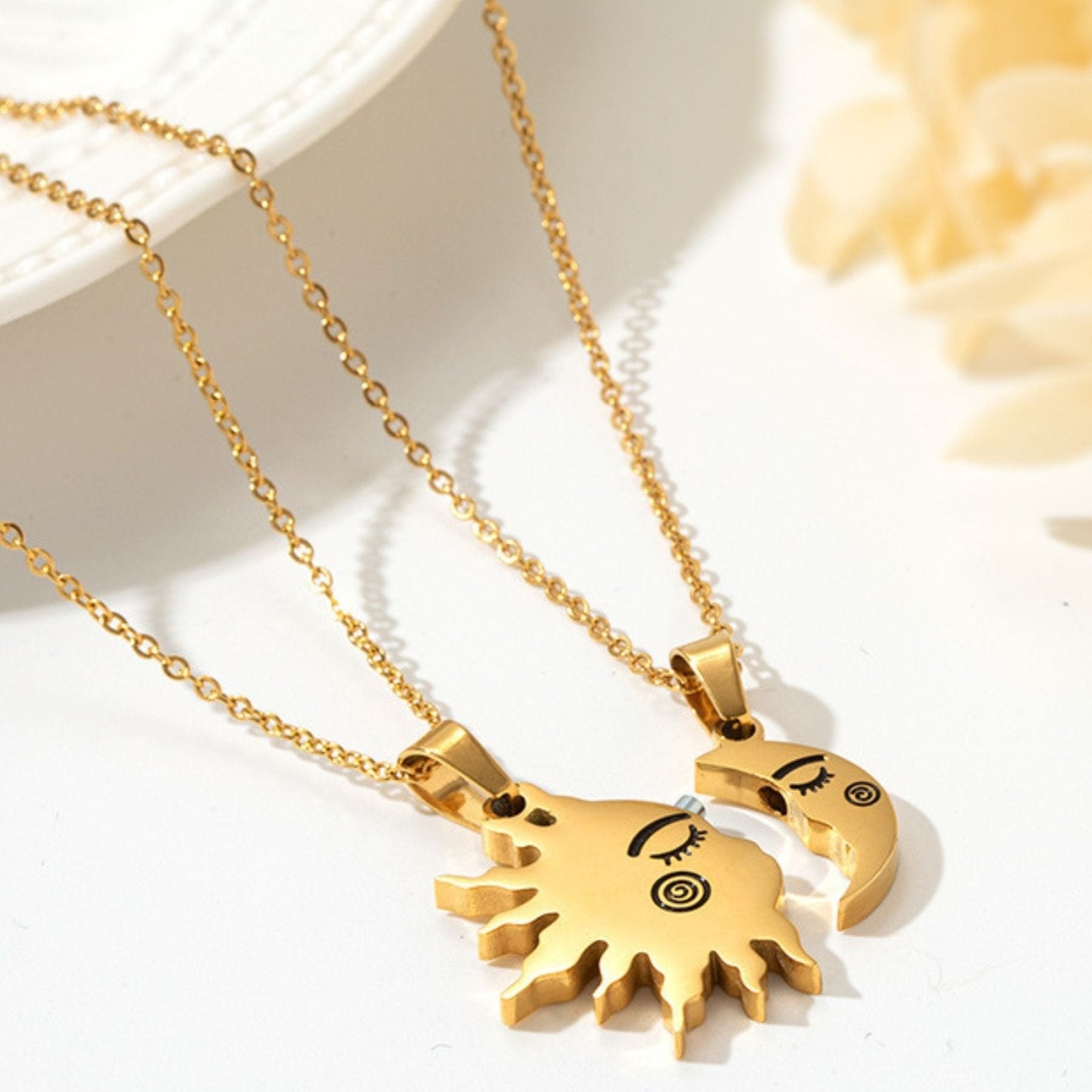 Collier couple, avec pendentif soleil et lune, en acier inoxydable