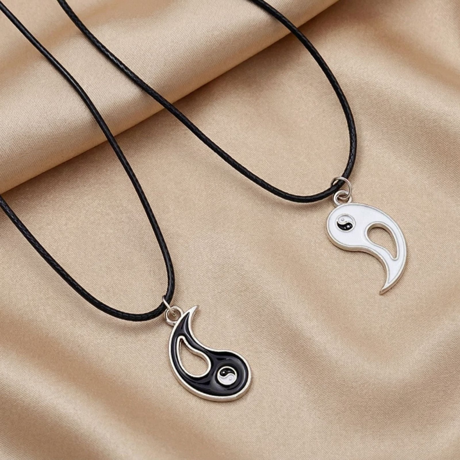 Collier couple, avec pendentif Yin Yang en alliage, cordon noir réglable