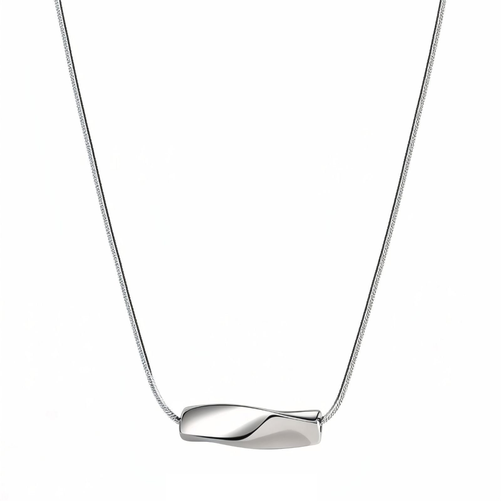 Collier court chic en titane doré, design twist moderne, bijou féminin tendance, modèle Adèle