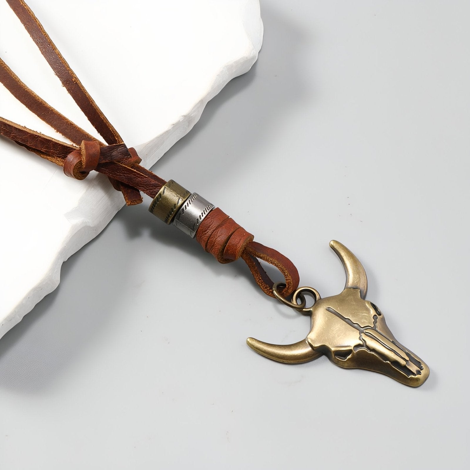 Collier cow - boy western unisexe, pendentif tête de taureau, cordon en cuir réglable