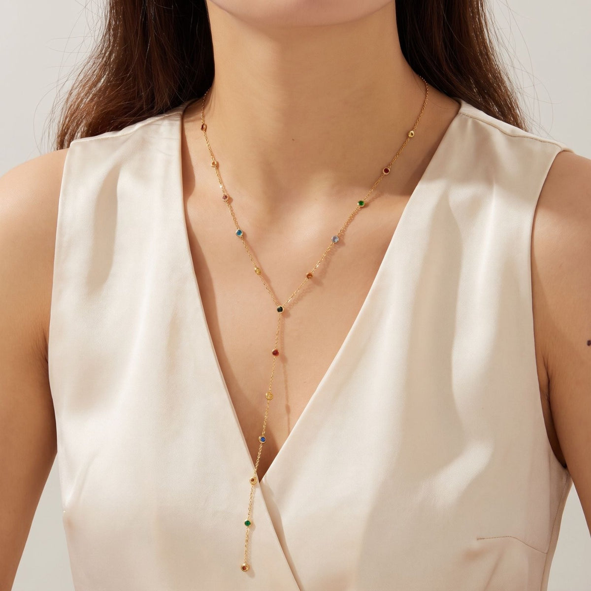 Collier cravate pour femme, en acier inoxydable doré, chaîne fine ornée de pierres multicolores