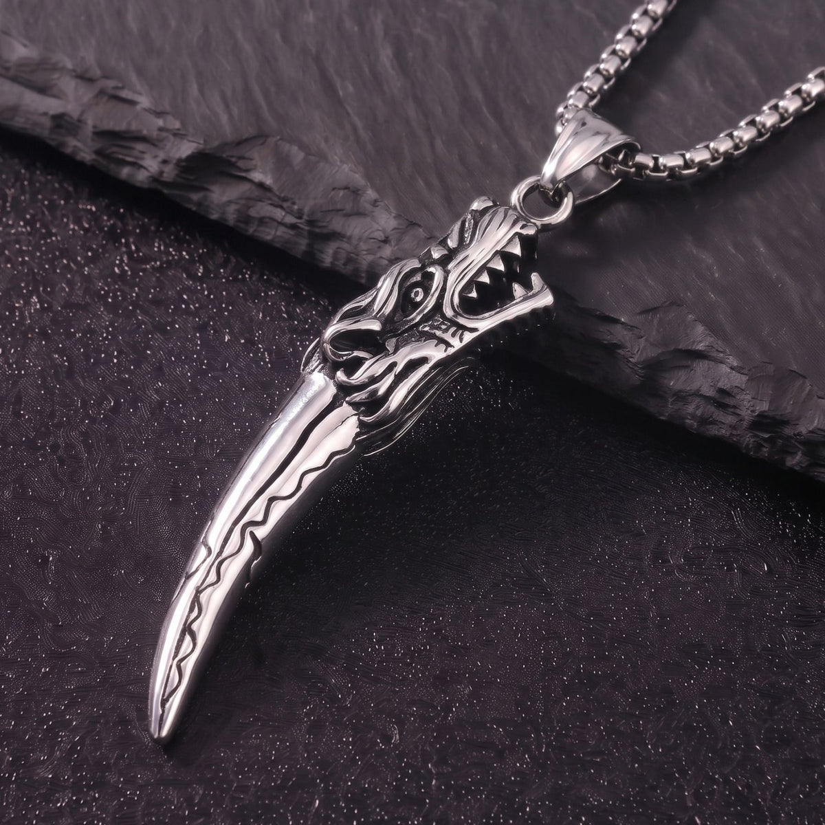 Collier croc de loup pour homme, en acier titane, pendentif sculpté avec tête de loup au style viking