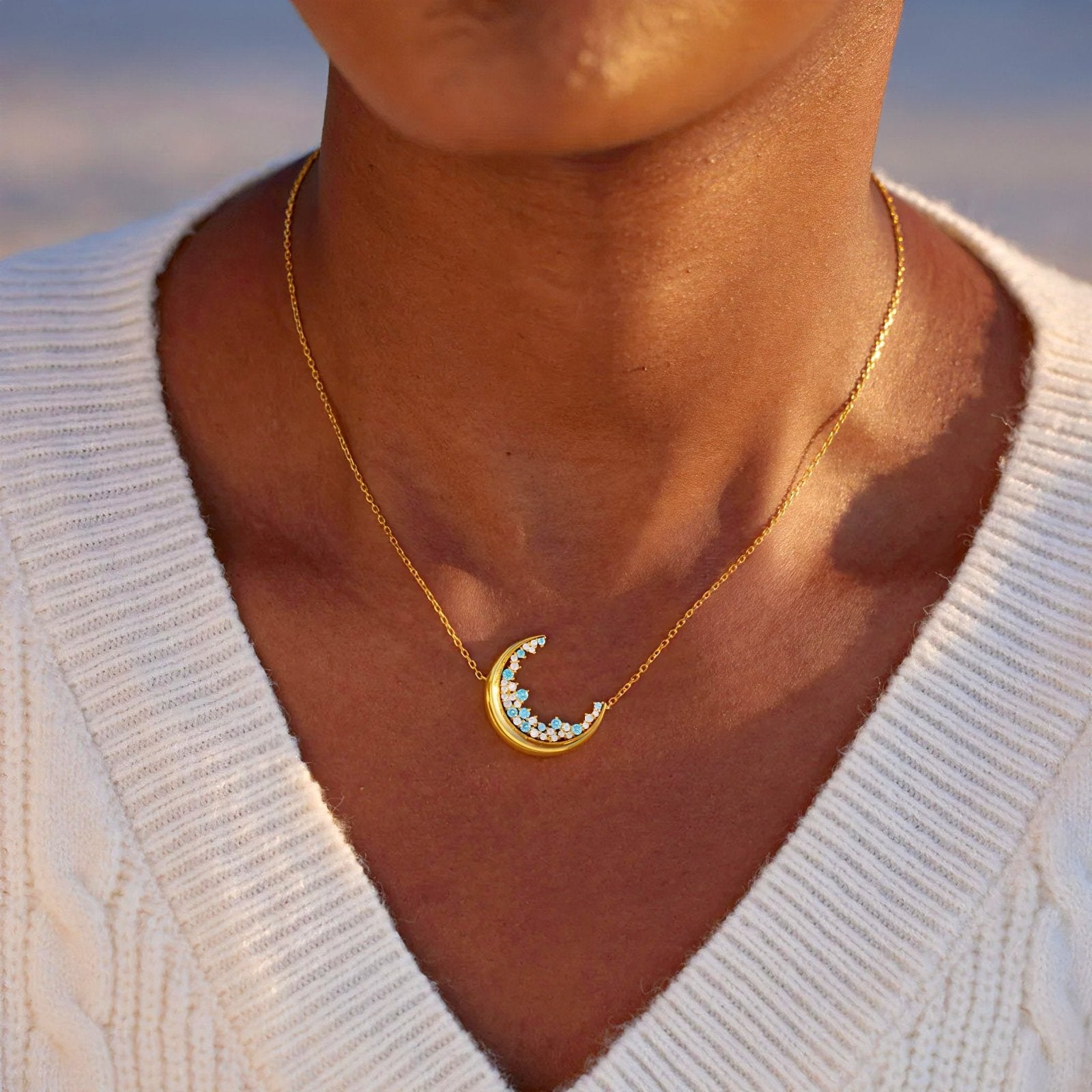 Collier croissant de lune en argent 925, plaqué or, zircons blancs et bleus, modèle Sloane