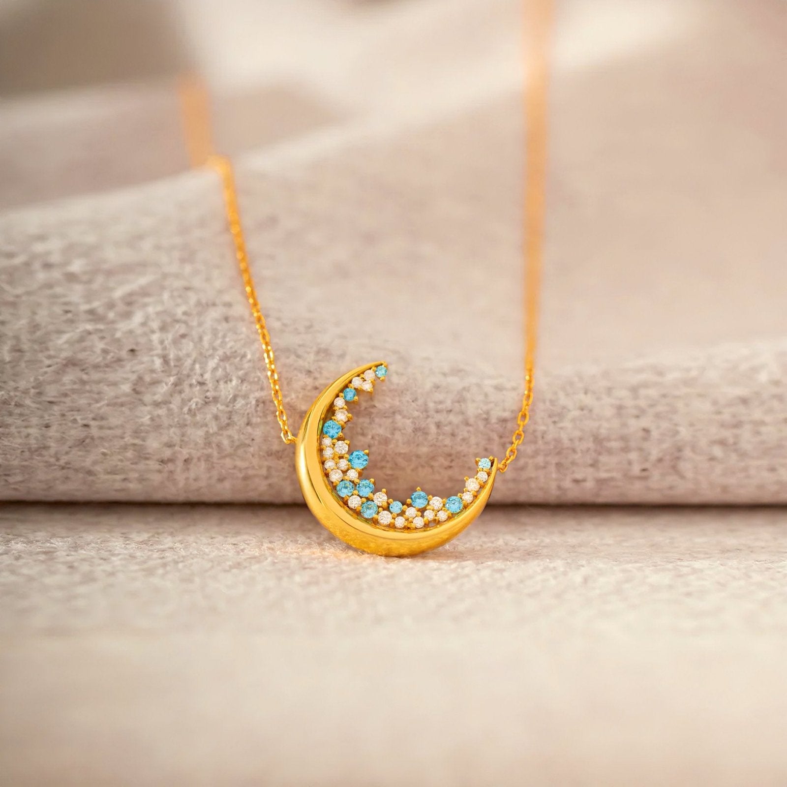 Collier croissant de lune en argent 925, plaqué or, zircons blancs et bleus, modèle Sloane