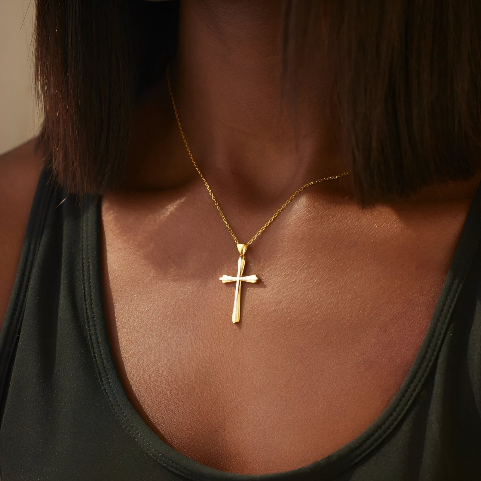 Collier croix bicolore en argent 925, pendentif martelé doré et argenté, style chic, modèle Lucie