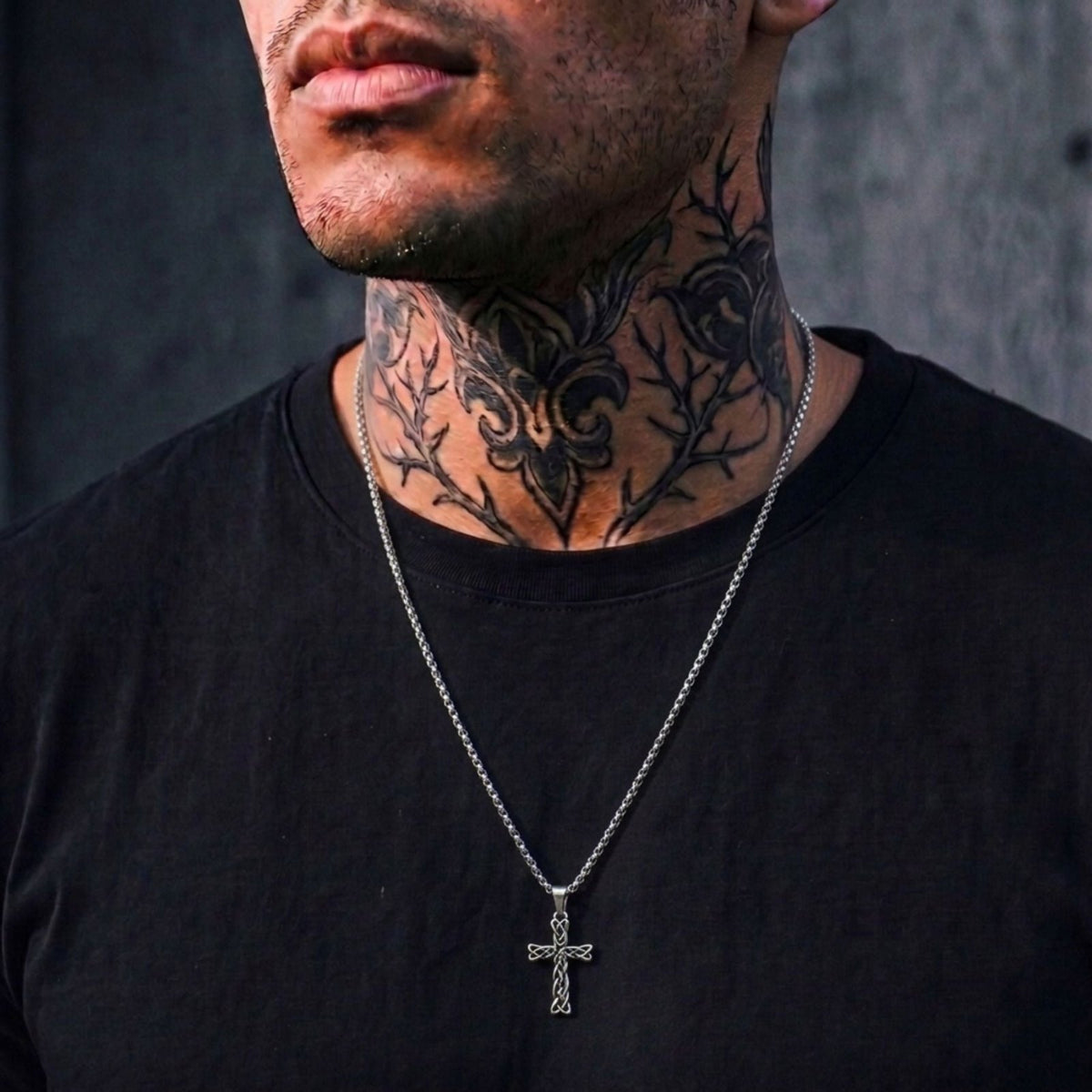 Collier croix entrelacée pour homme, en acier inoxydable, style punk