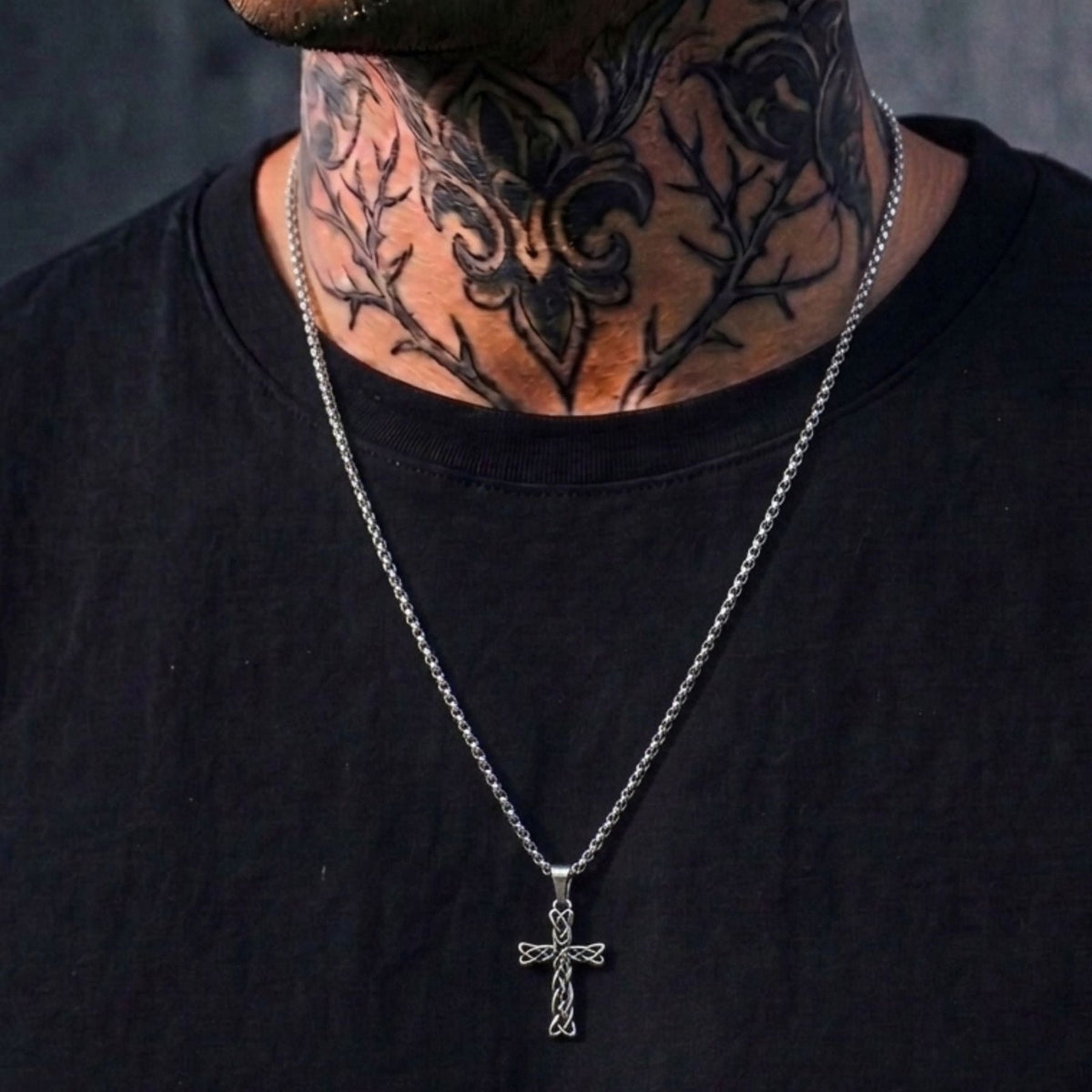 Collier croix entrelacée pour homme, en acier inoxydable, style punk
